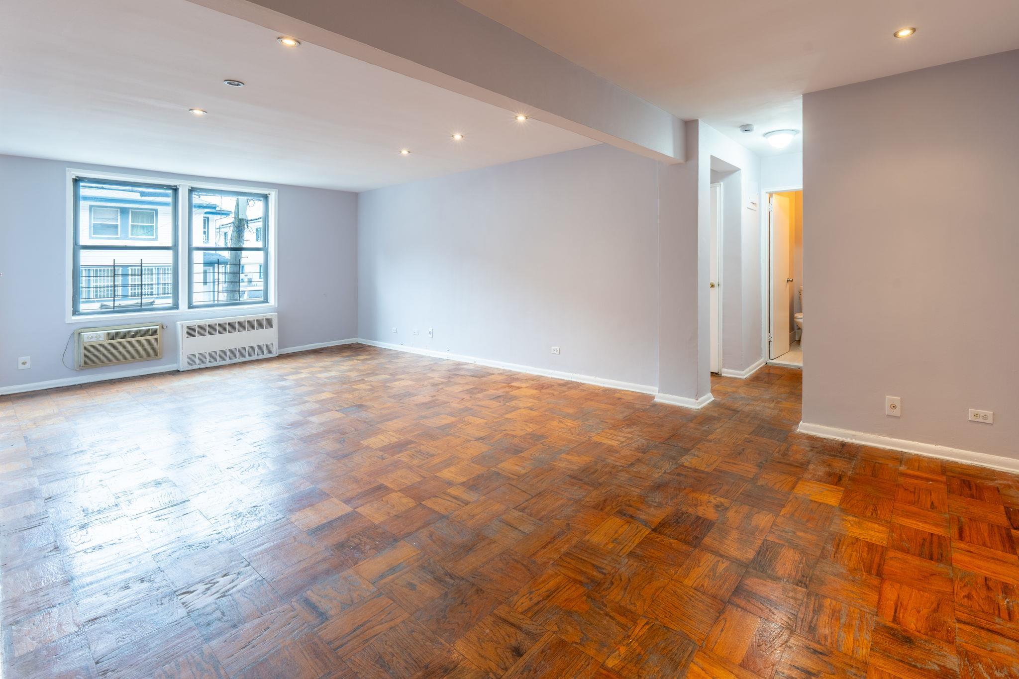 Apartment 88th  Queens, NY 11432, MLS-850969-25