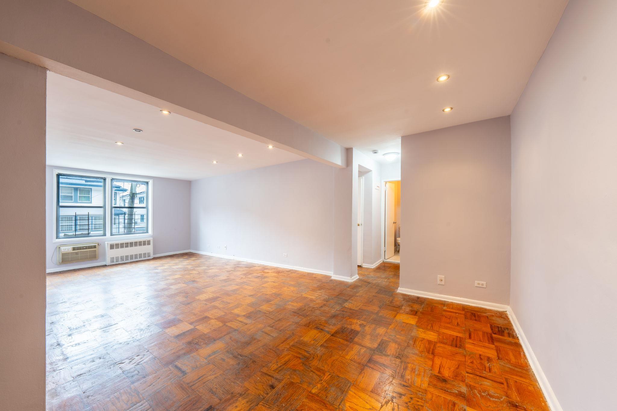 Apartment 88th  Queens, NY 11432, MLS-850969-27