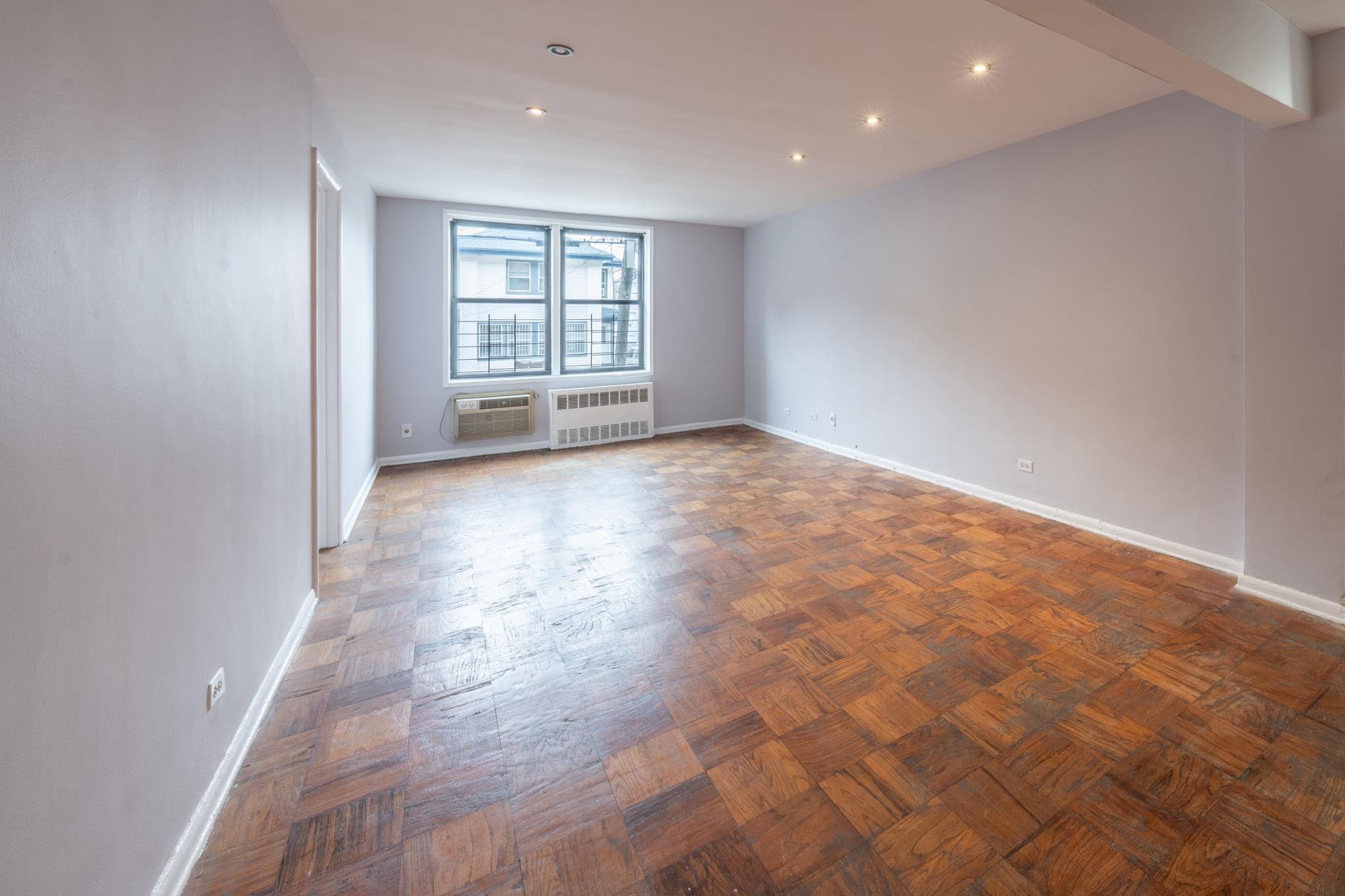 Apartment 88th  Queens, NY 11432, MLS-850969-5