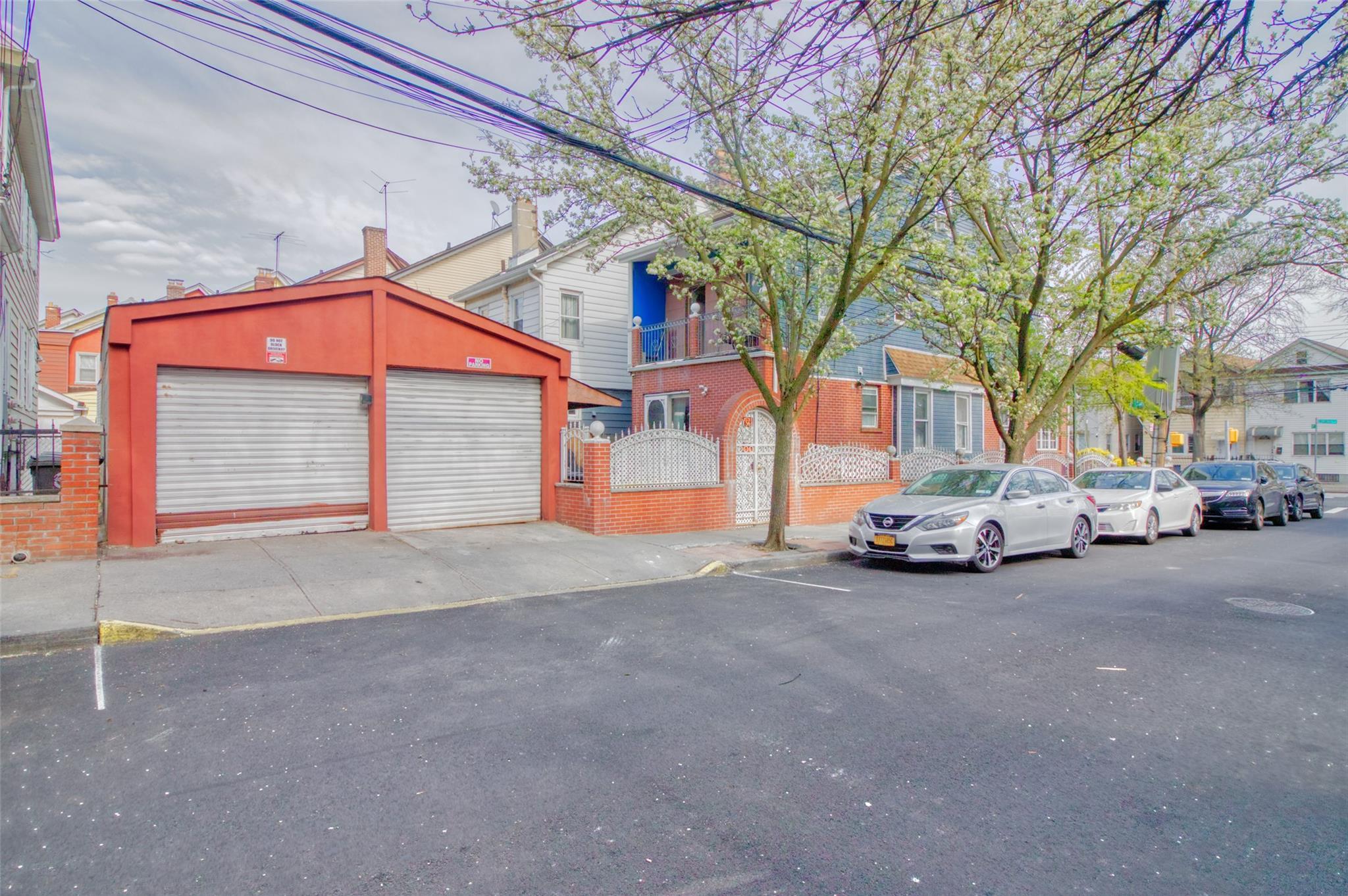 Single Family Corona  Queens, NY 11368, MLS-850992-25