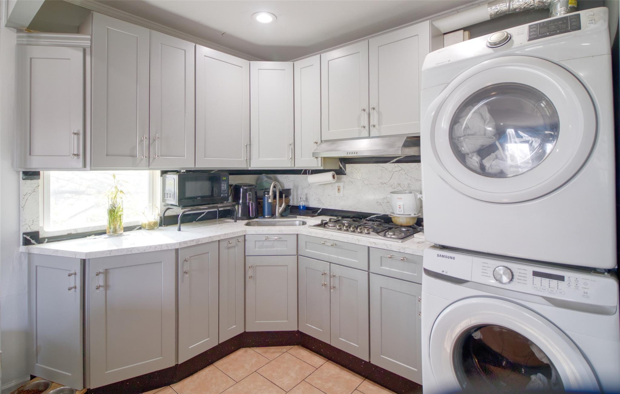 Single Family Corona  Queens, NY 11368, MLS-850992-6