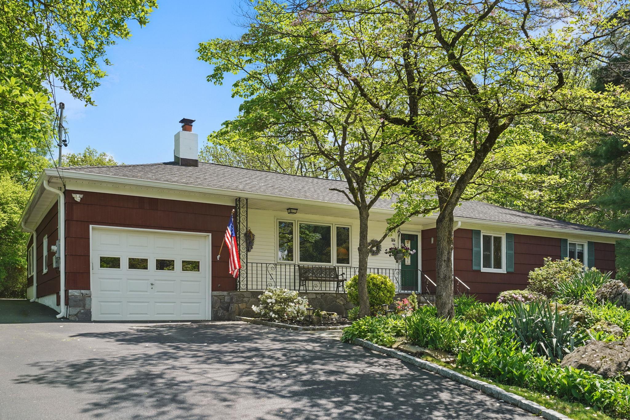 Single Family Laurel Hill  Westchester County, NY 10520, MLS-850996-36