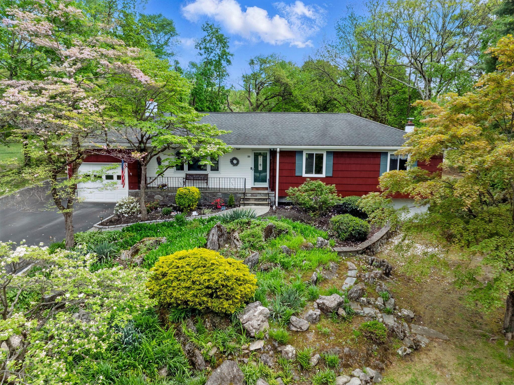 Single Family Laurel Hill  Westchester County, NY 10520, MLS-850996-39