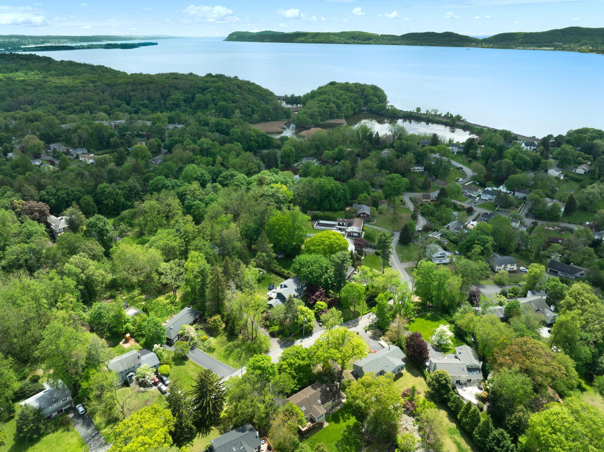 Single Family Laurel Hill  Westchester County, NY 10520, MLS-850996-41