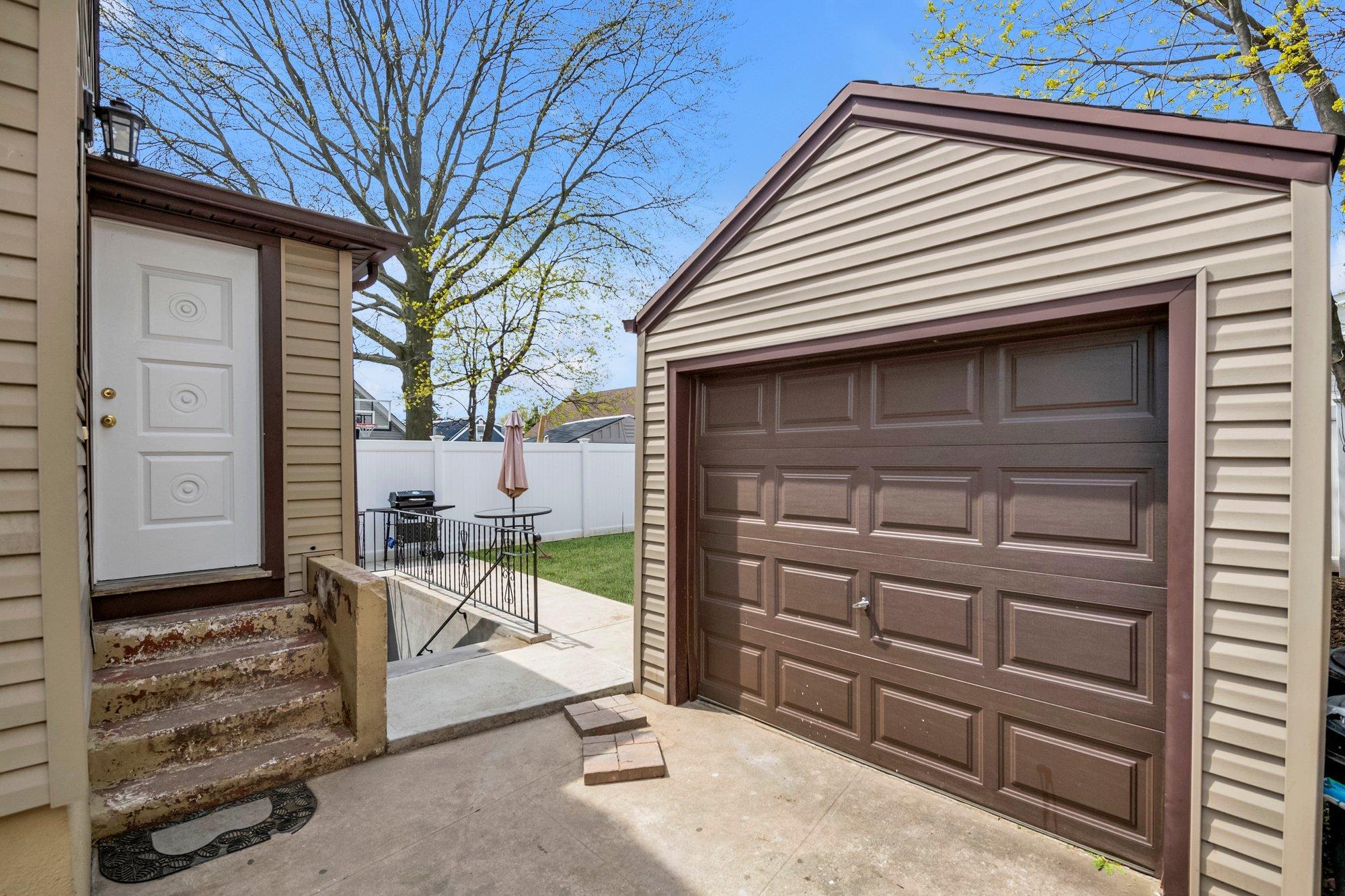 Single Family Waldorf  Nassau County, NY 11003, MLS-850997-17