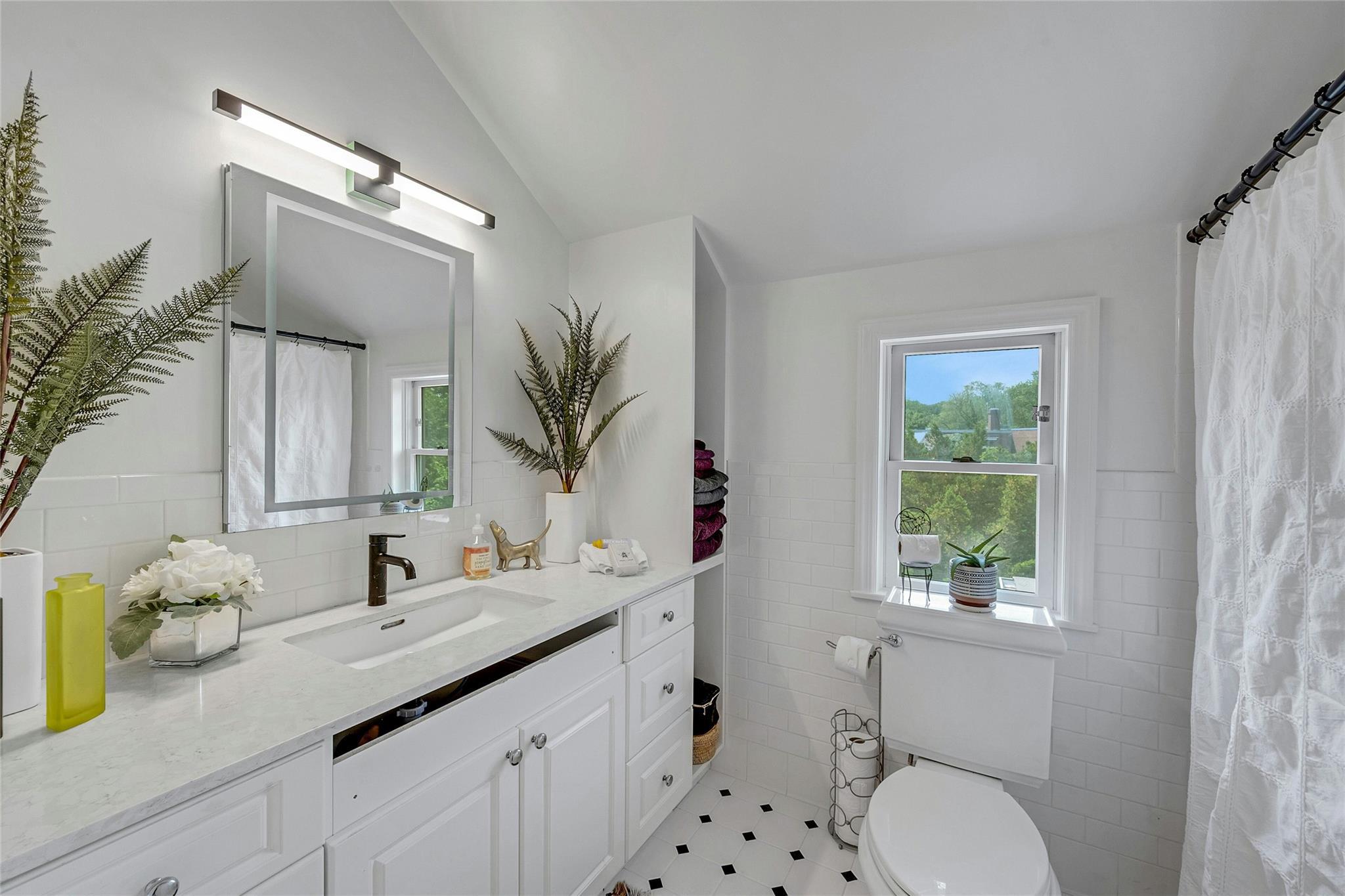 Single Family Senate  Westchester County, NY 10538, MLS-851001-21
