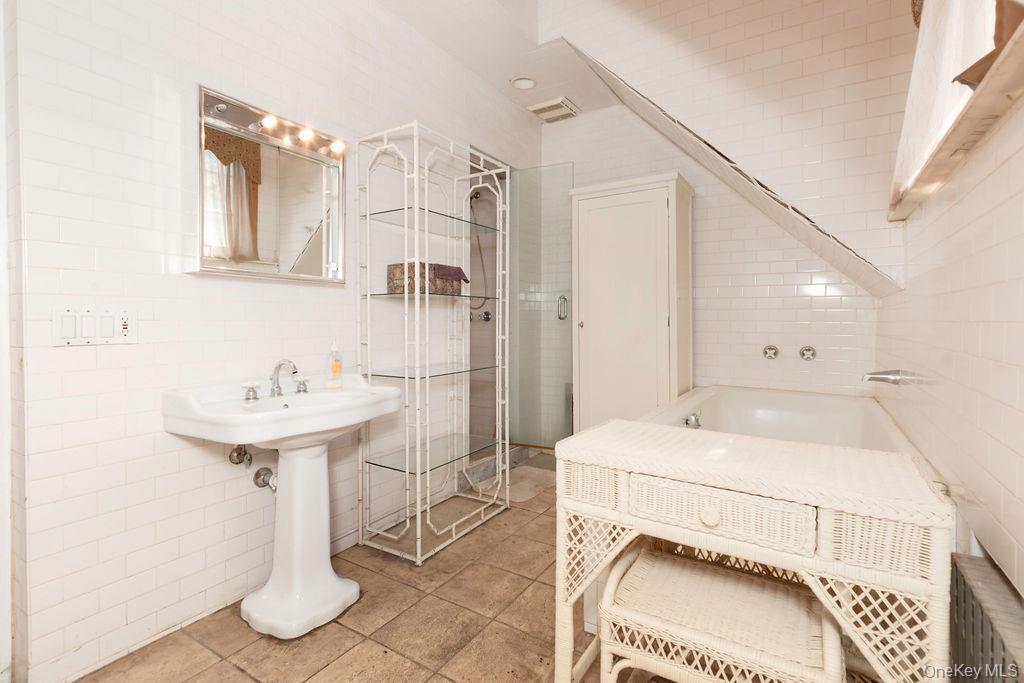 Single Family Weyman Westchester County, NY 10805, MLS-851012-15