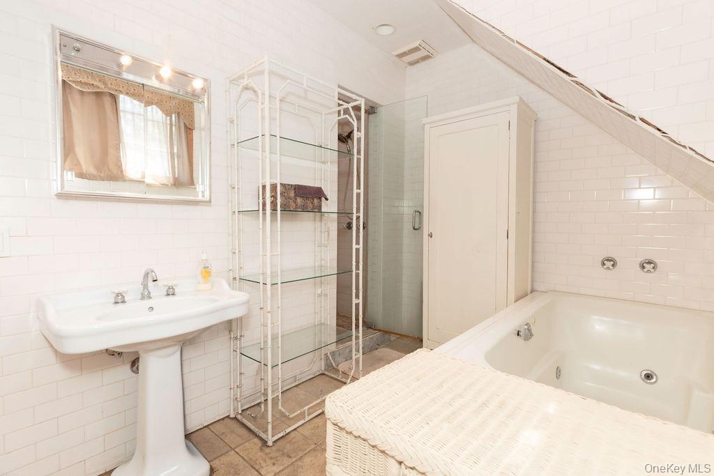 Single Family Weyman Westchester County, NY 10805, MLS-851012-16