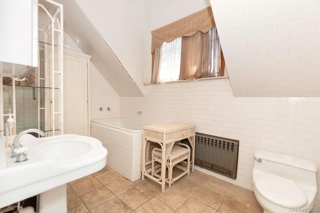 Single Family Weyman Westchester County, NY 10805, MLS-851012-17