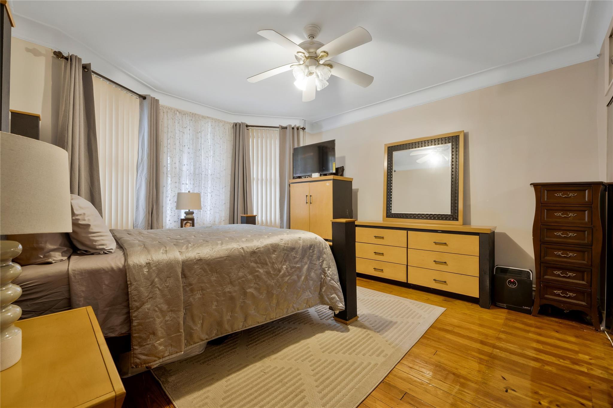Single Family 216th  Bronx, NY 10469, MLS-851044-11