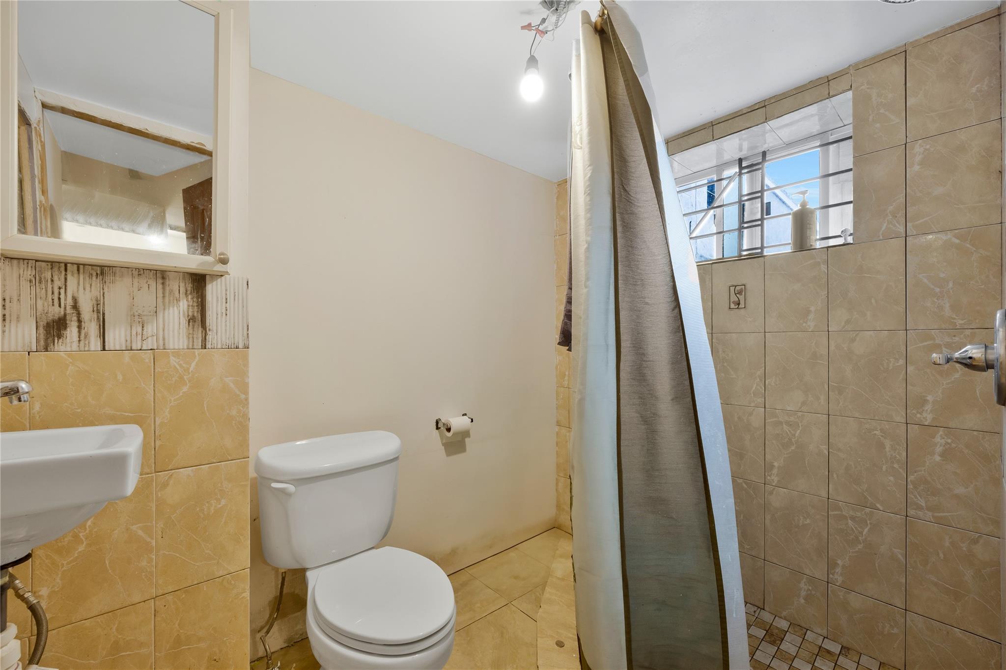 Single Family 216th  Bronx, NY 10469, MLS-851044-14