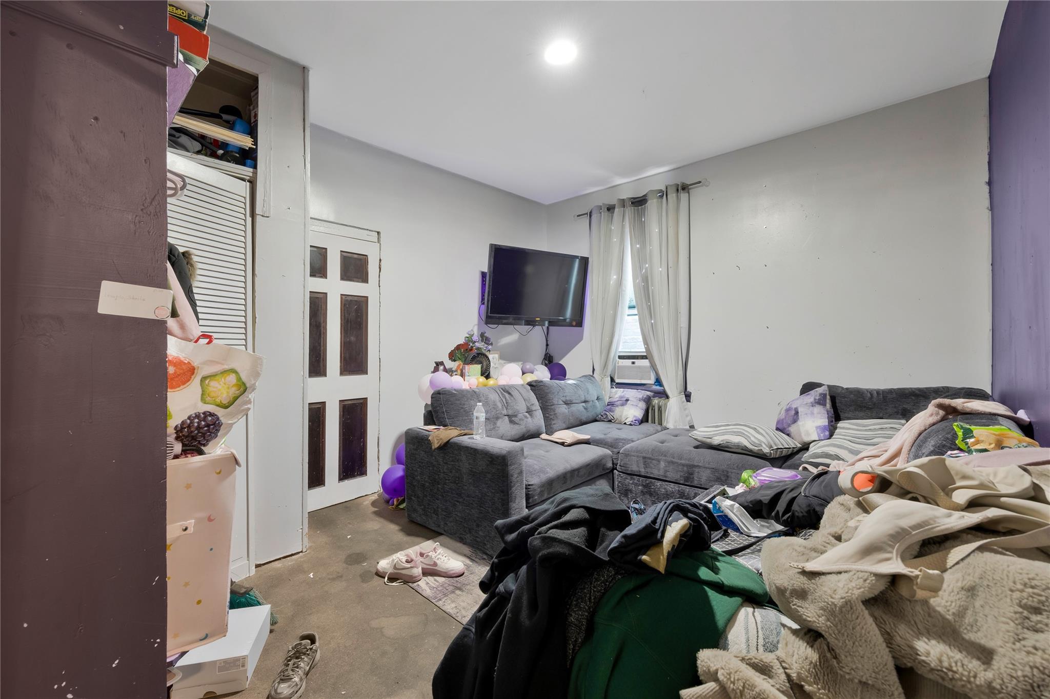 Single Family 216th  Bronx, NY 10469, MLS-851044-15