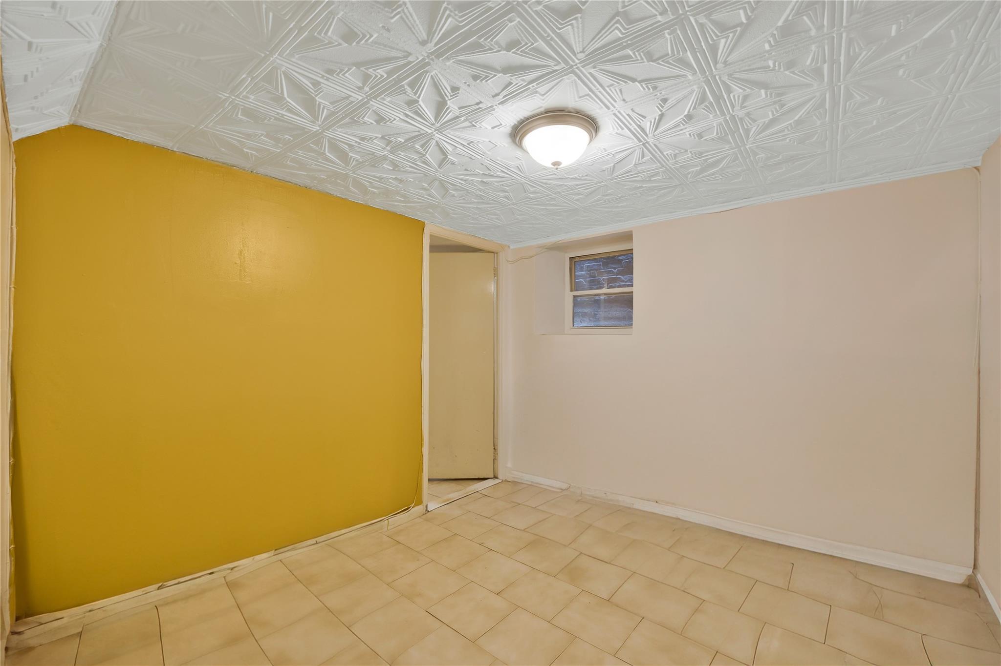 Single Family 216th  Bronx, NY 10469, MLS-851044-22