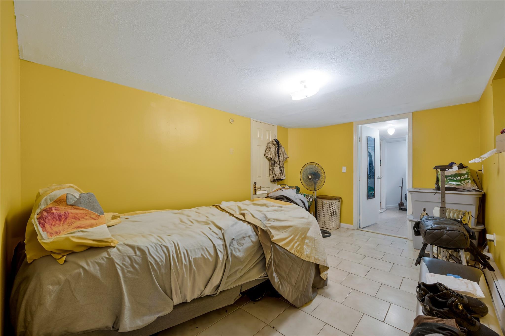 Single Family 216th  Bronx, NY 10469, MLS-851044-23