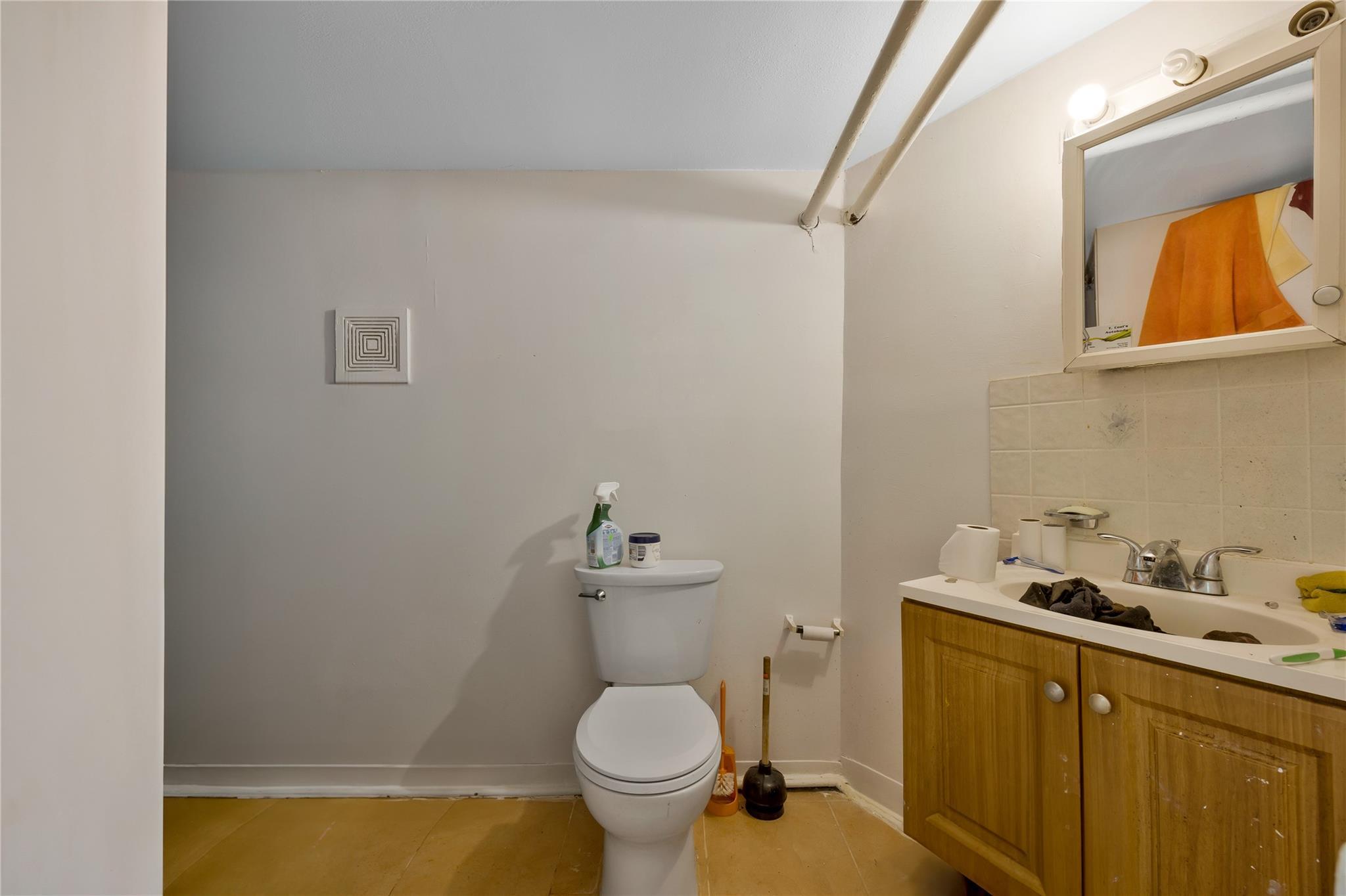 Single Family 216th  Bronx, NY 10469, MLS-851044-25