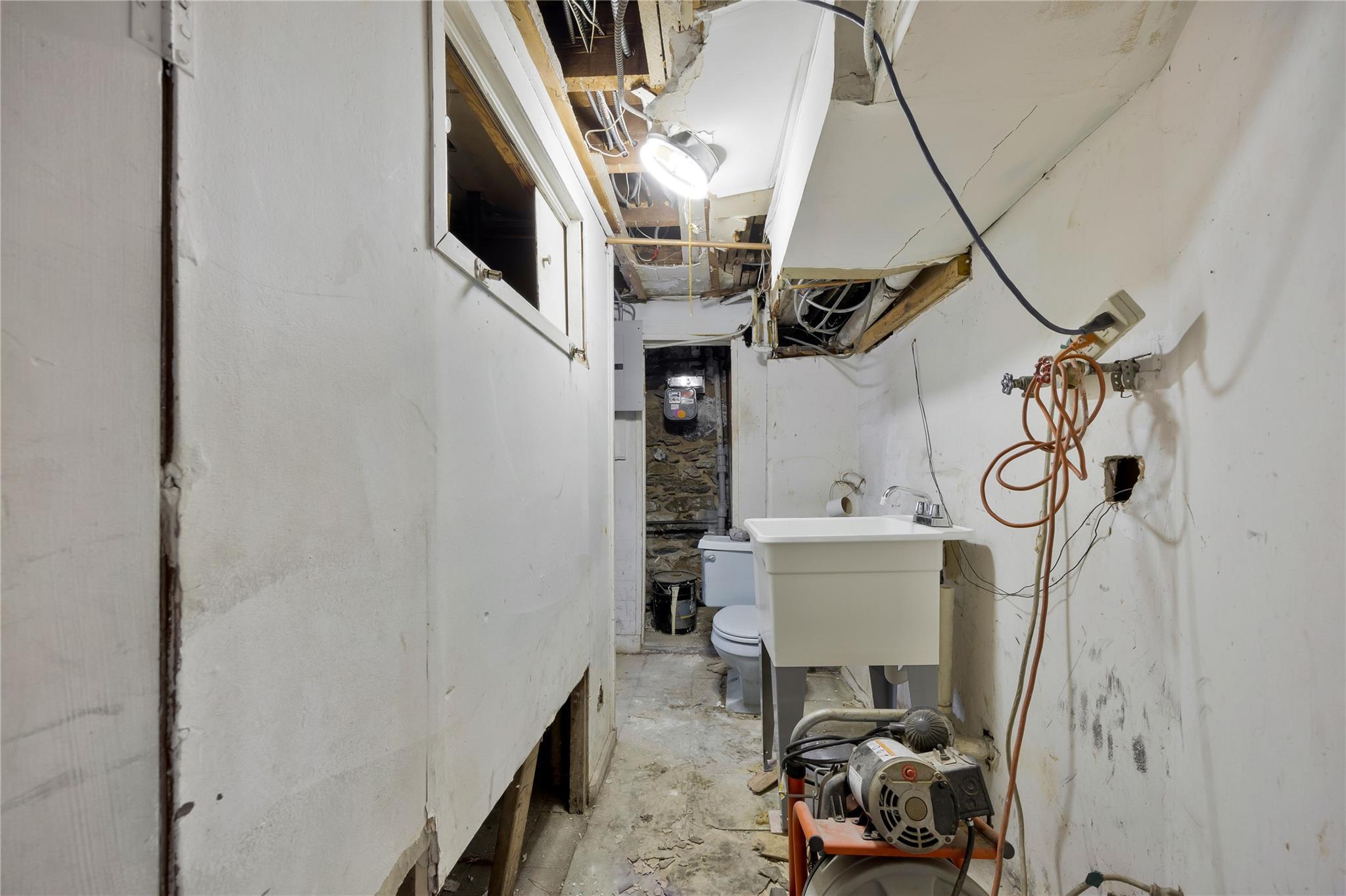 Single Family 216th  Bronx, NY 10469, MLS-851044-26