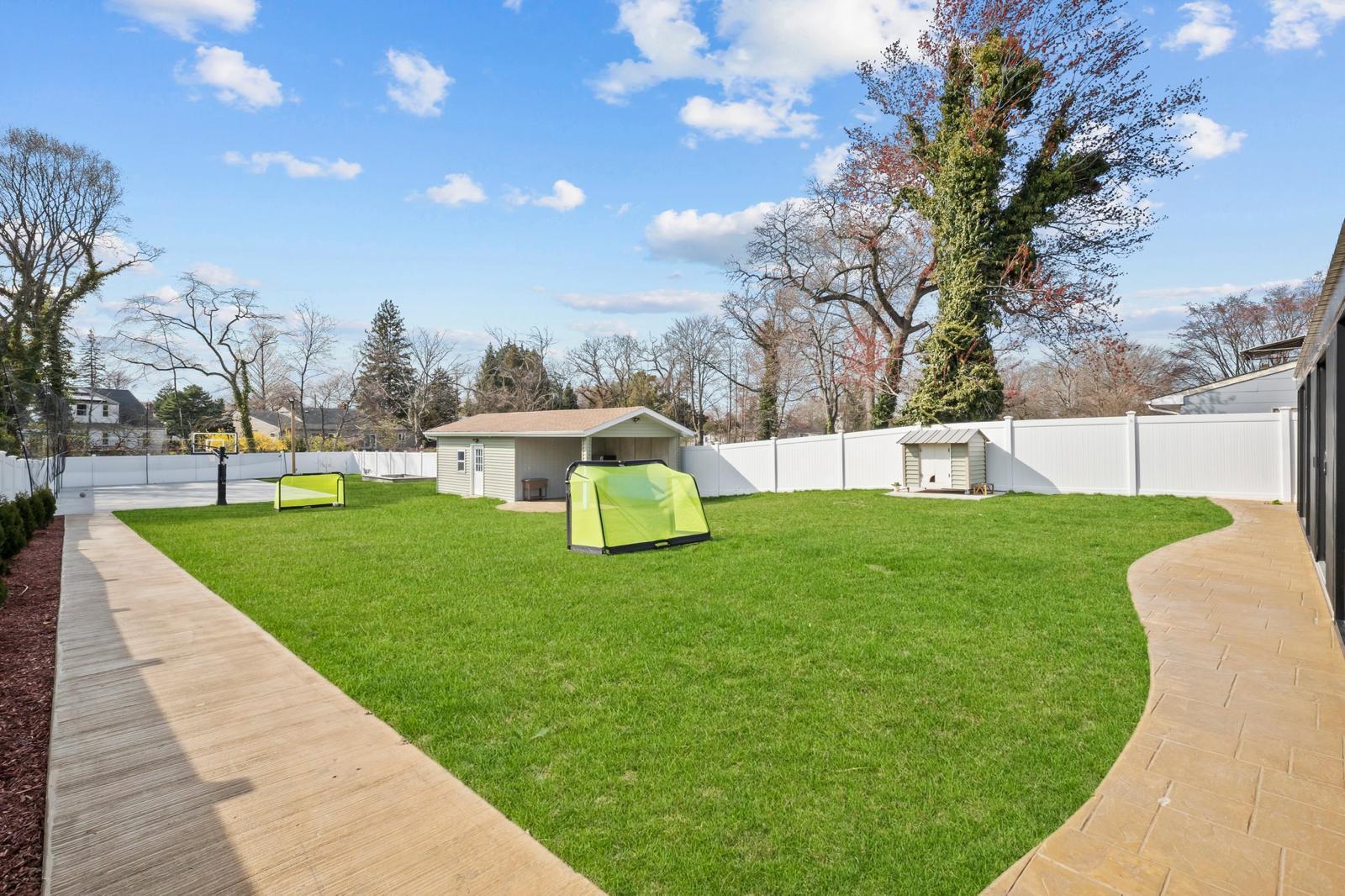 Single Family Brookside  Nassau County, NY 11575, MLS-851049-28