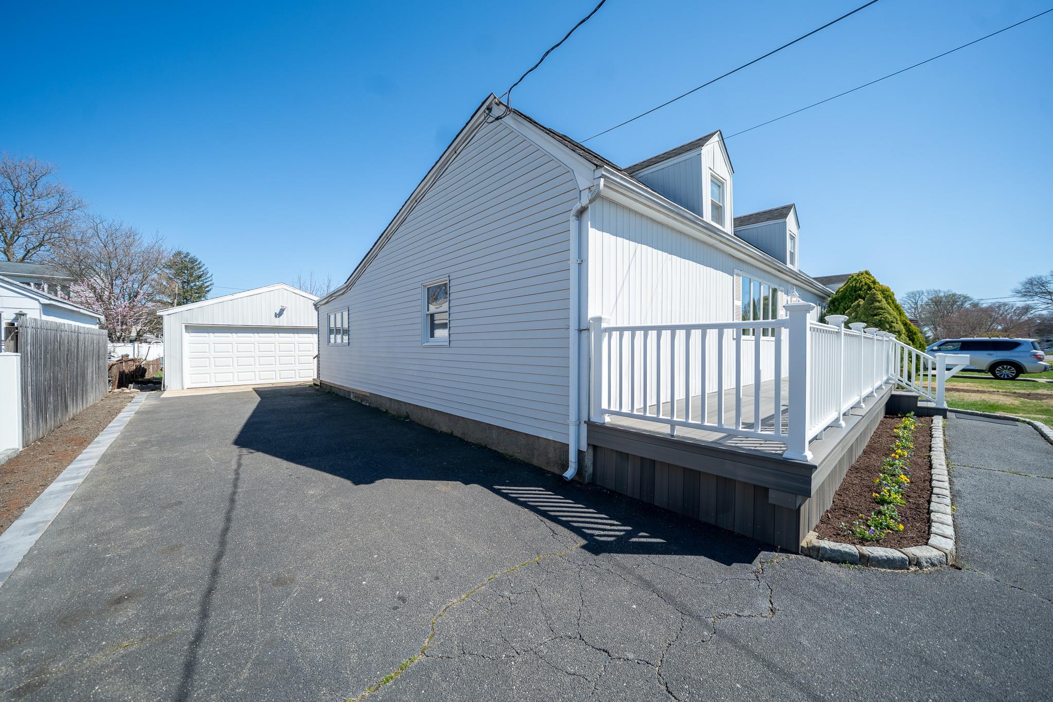 Single Family Carll  Suffolk County, NY 11706, MLS-851053-4