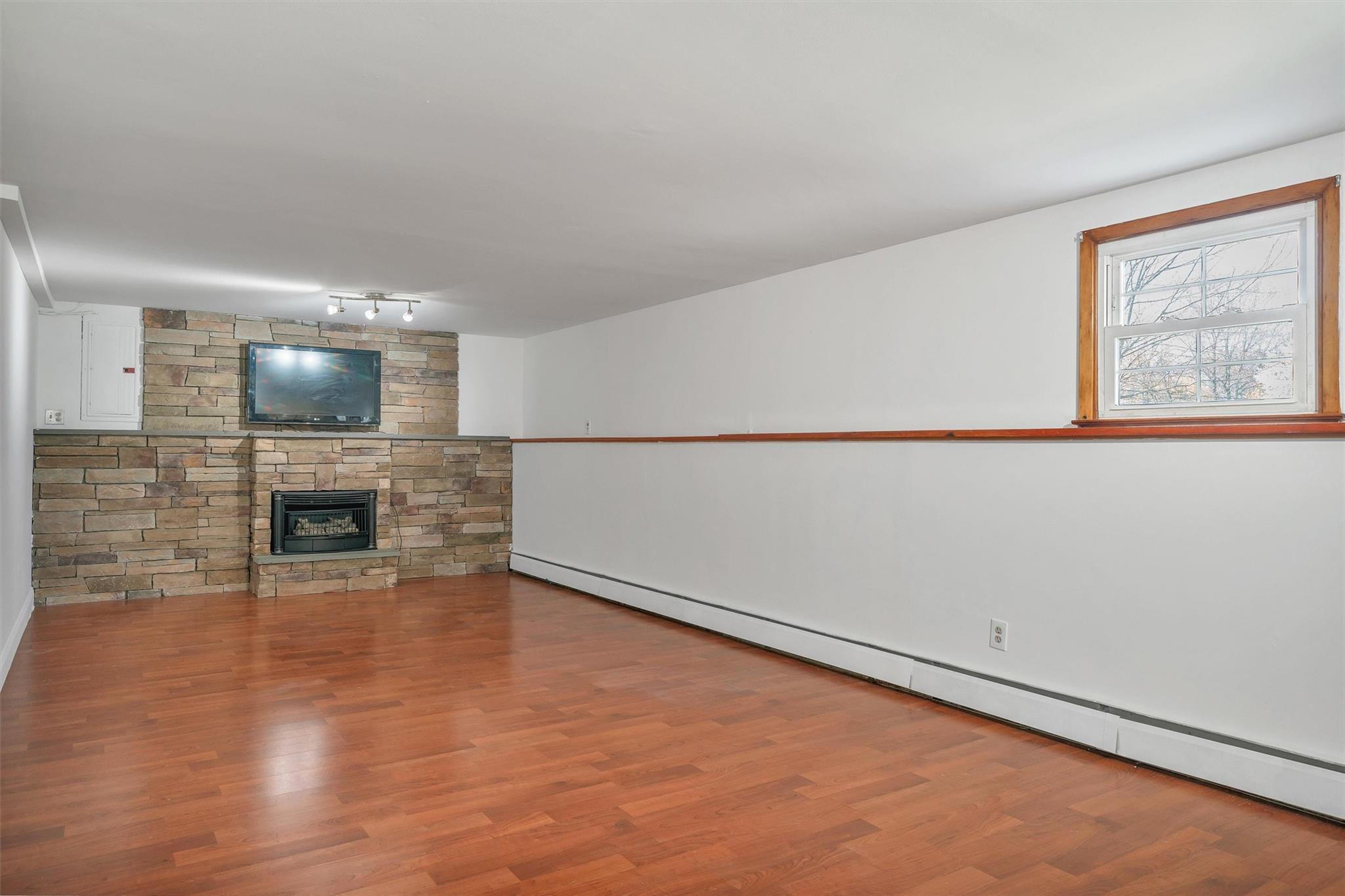 Single Family Stirrup  Orange County, NY 12550, MLS-851058-27