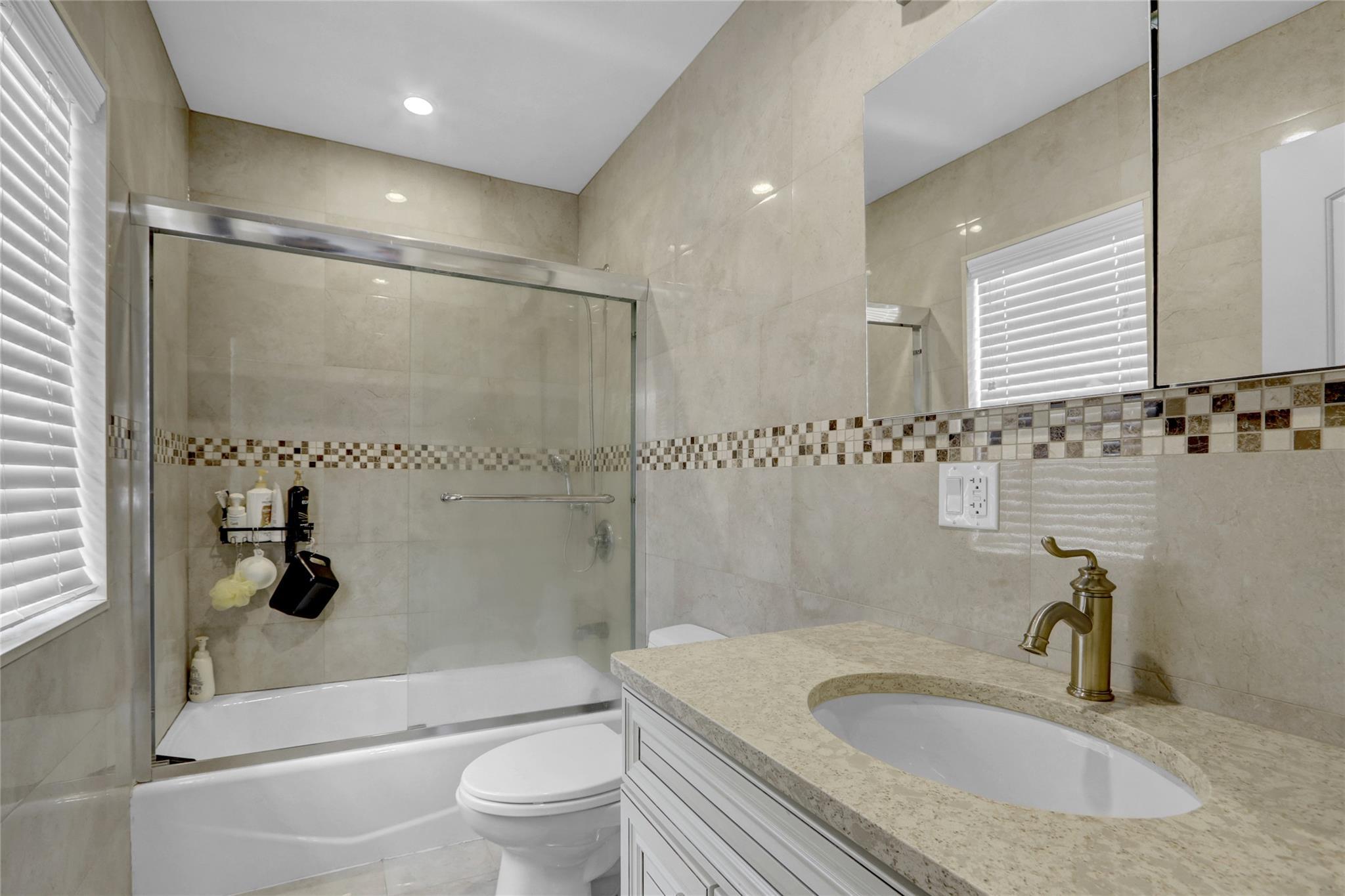 Single Family 215  Queens, NY 11361, MLS-851104-12
