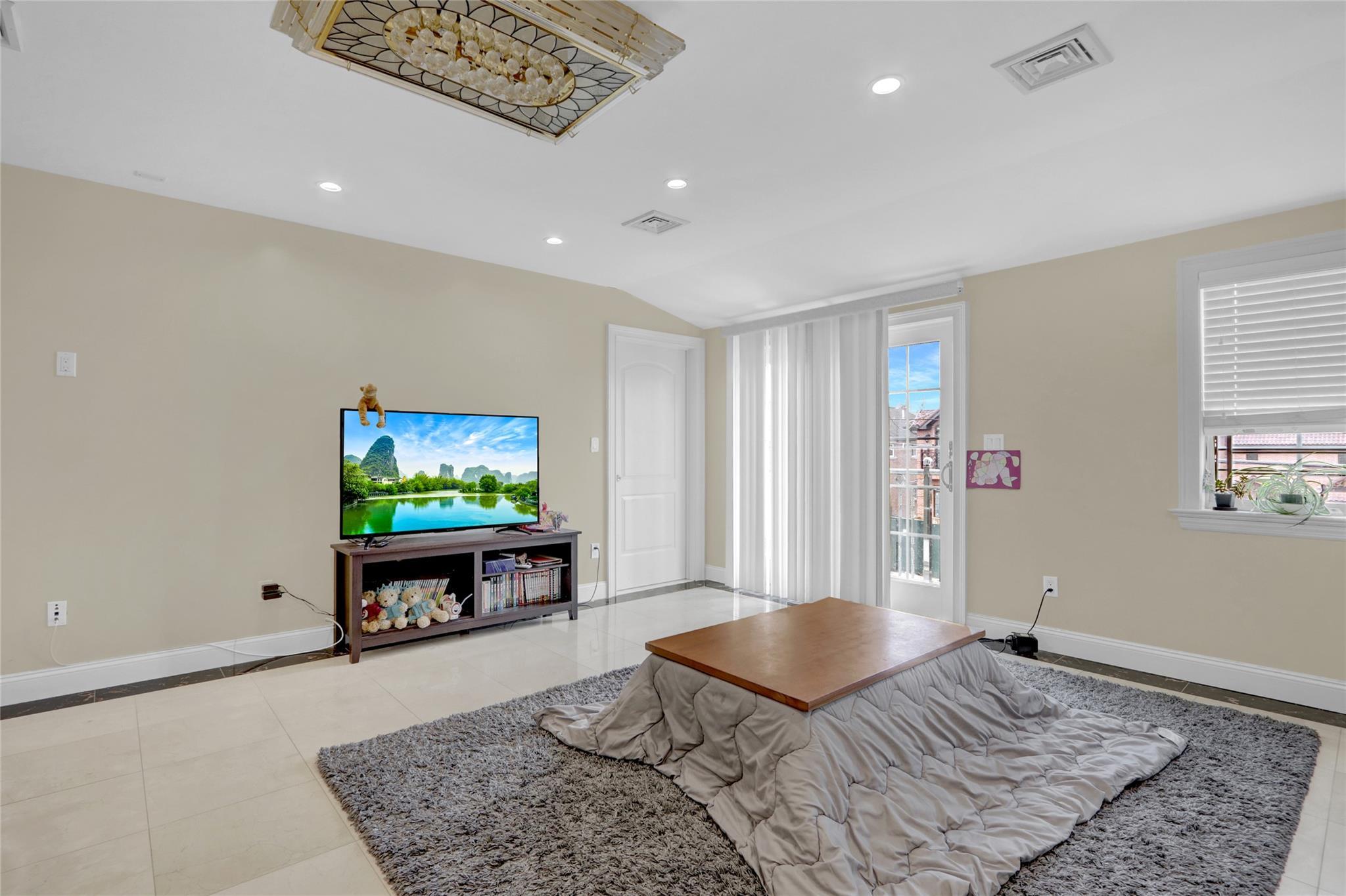 Single Family 215  Queens, NY 11361, MLS-851104-14