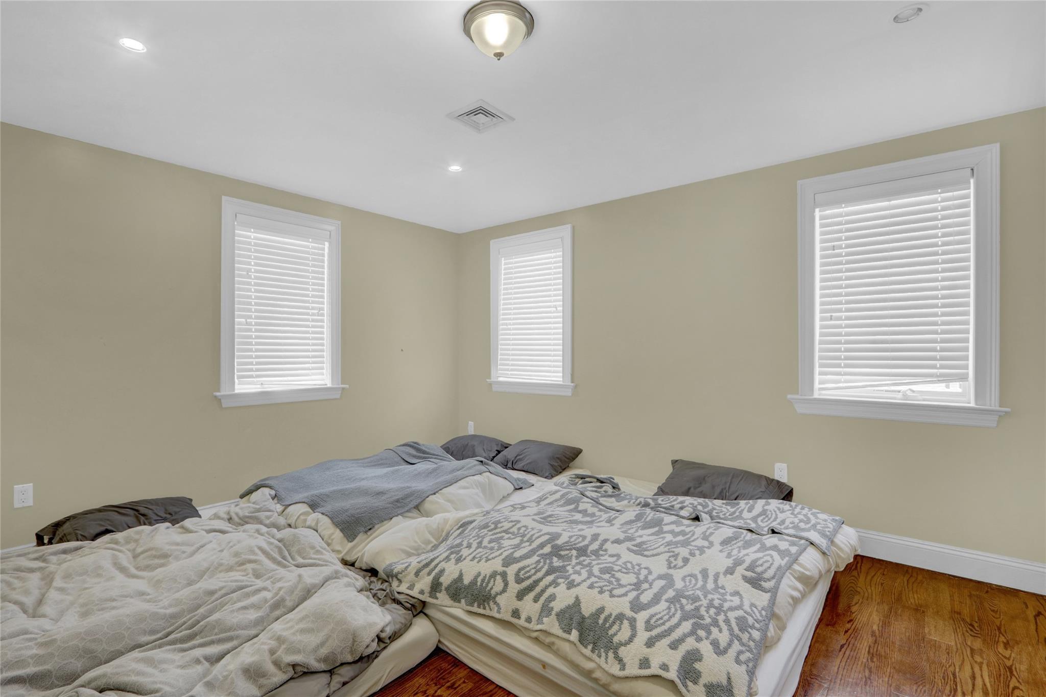 Single Family 215  Queens, NY 11361, MLS-851104-15