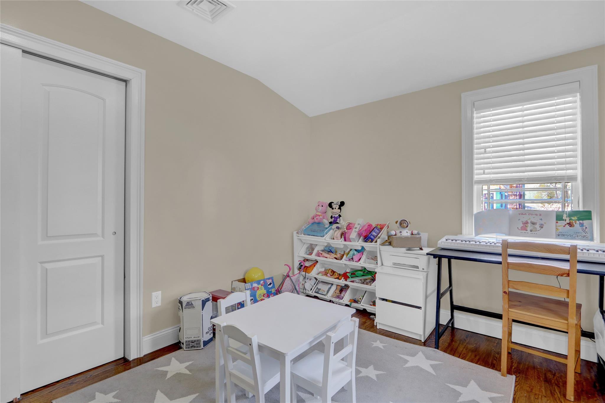 Single Family 215  Queens, NY 11361, MLS-851104-16