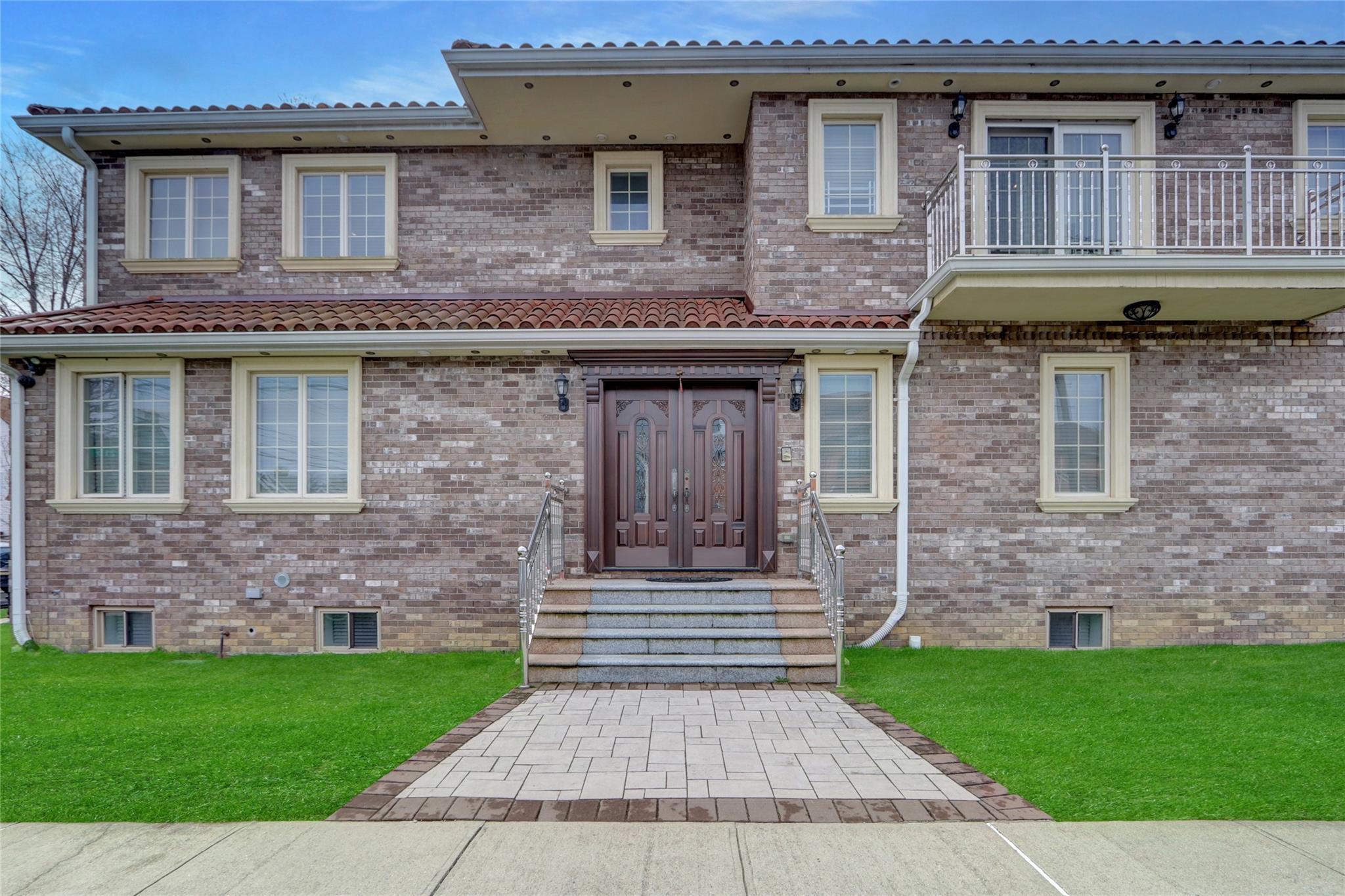 Single Family 215  Queens, NY 11361, MLS-851104-2