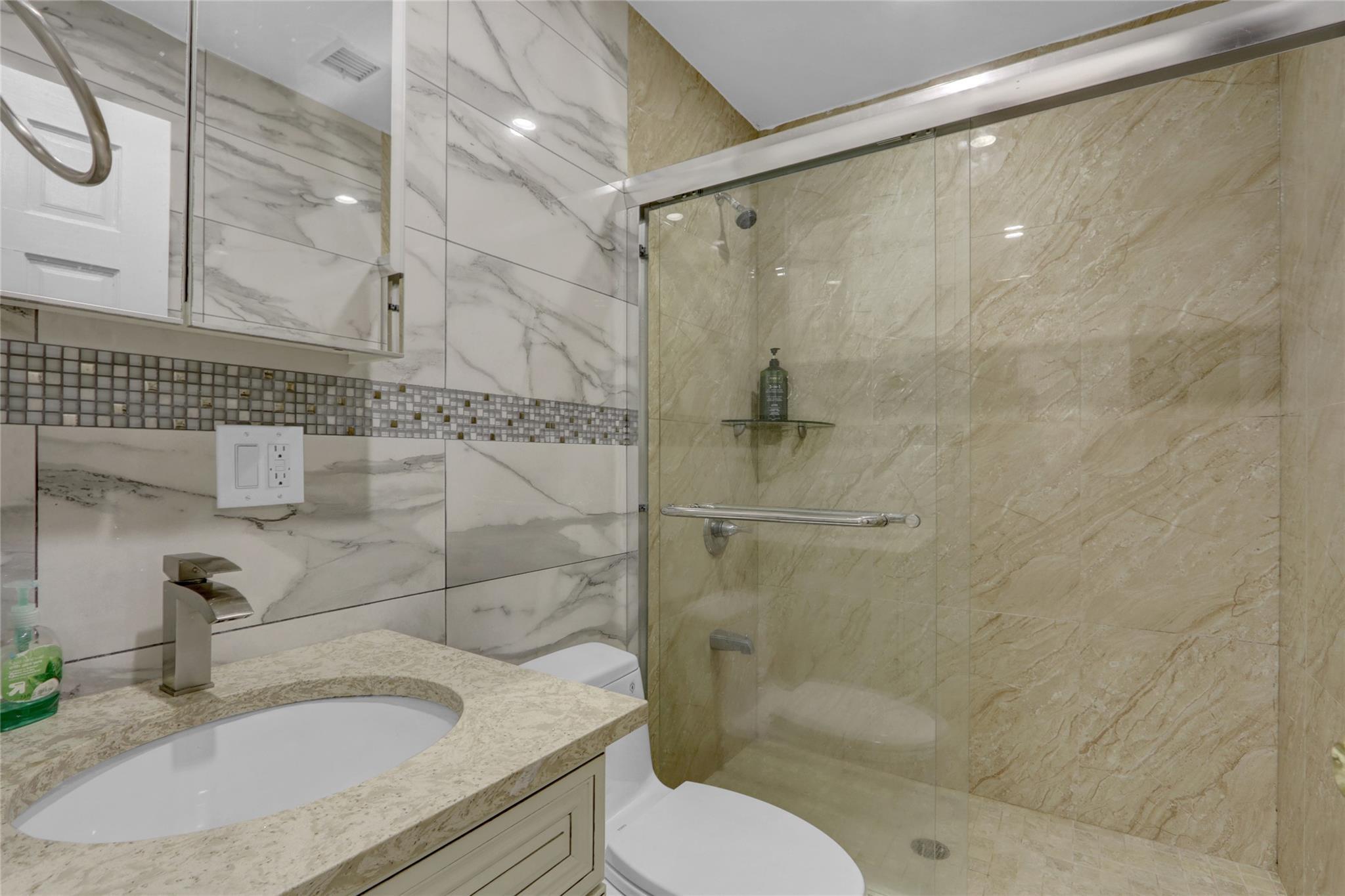 Single Family 215  Queens, NY 11361, MLS-851104-28