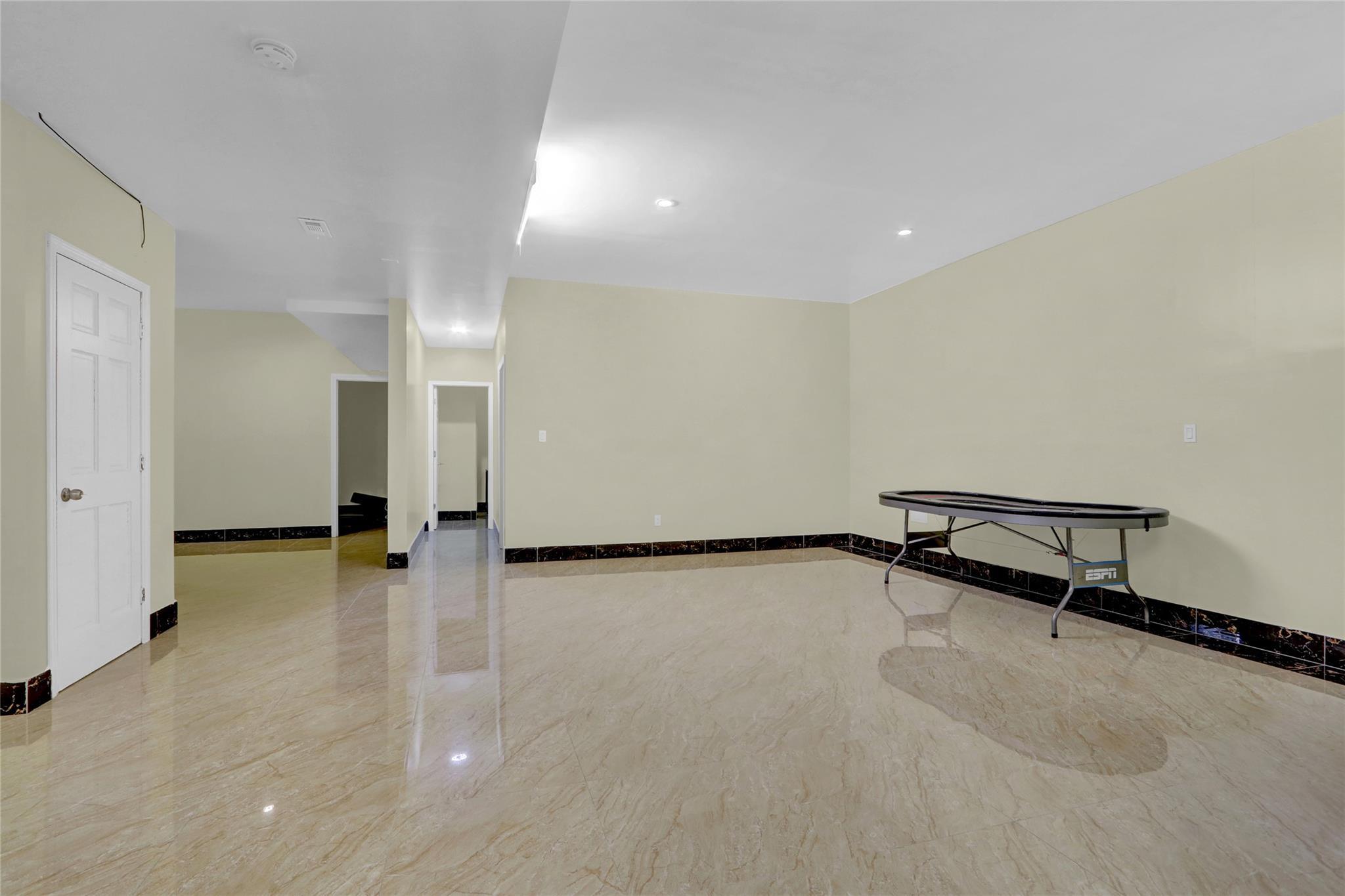 Single Family 215  Queens, NY 11361, MLS-851104-32
