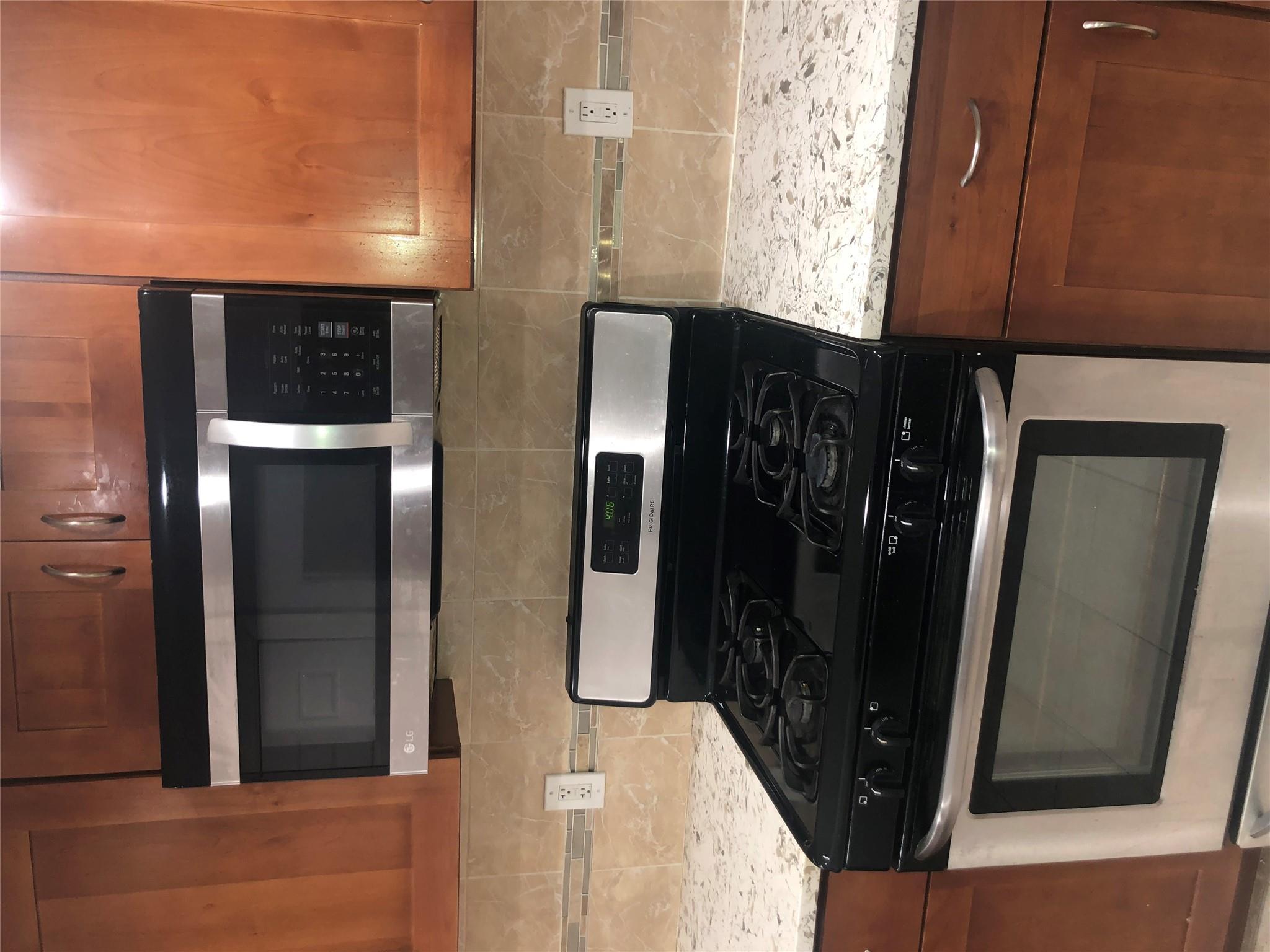 Single Family Elizabeth  Nassau County, NY 11550, MLS-851106-10