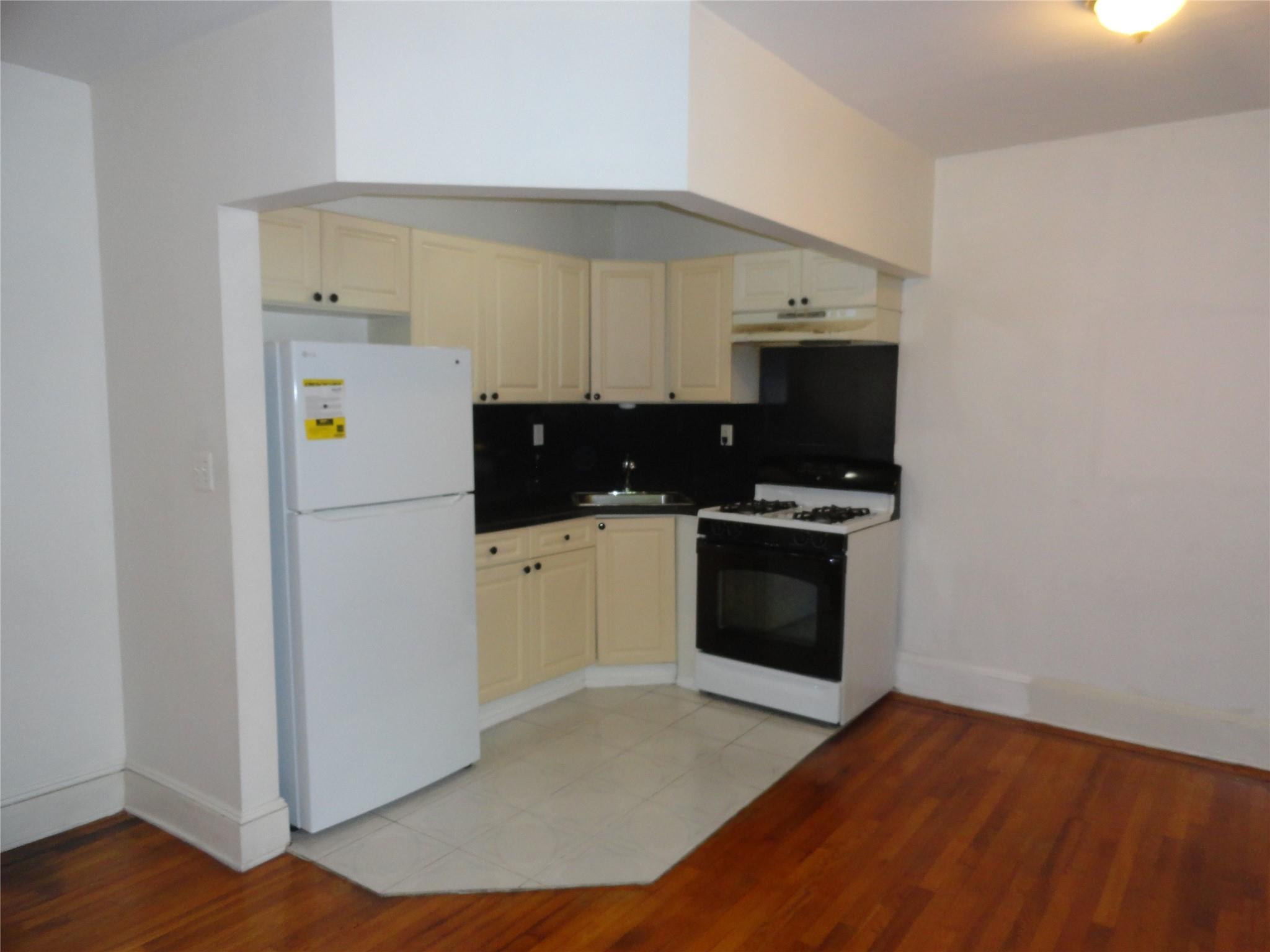 Single Family 90  Queens, NY 11369, MLS-851124-4