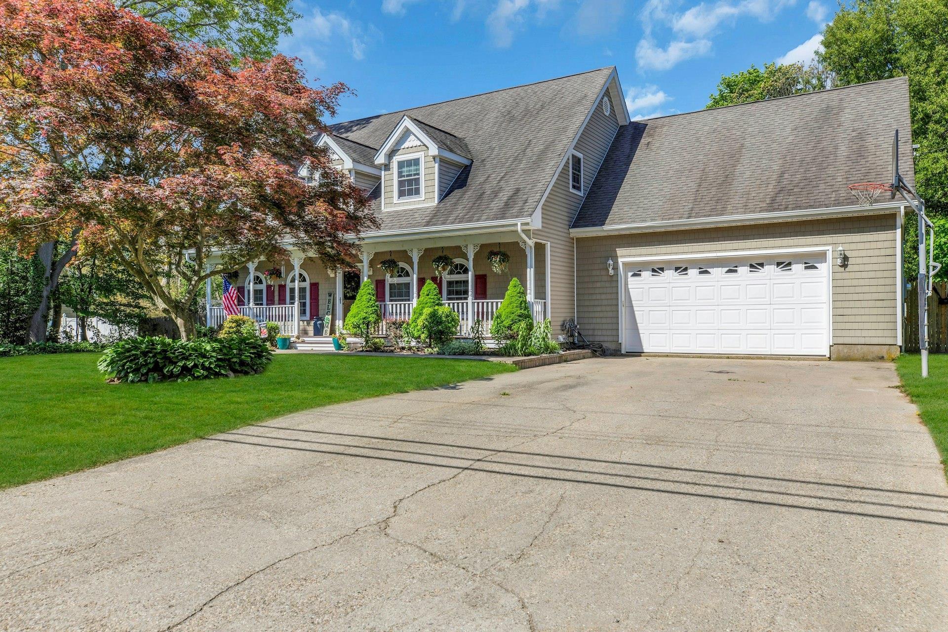 Single Family Spruce  Suffolk County, NY 11782, MLS-851125-3