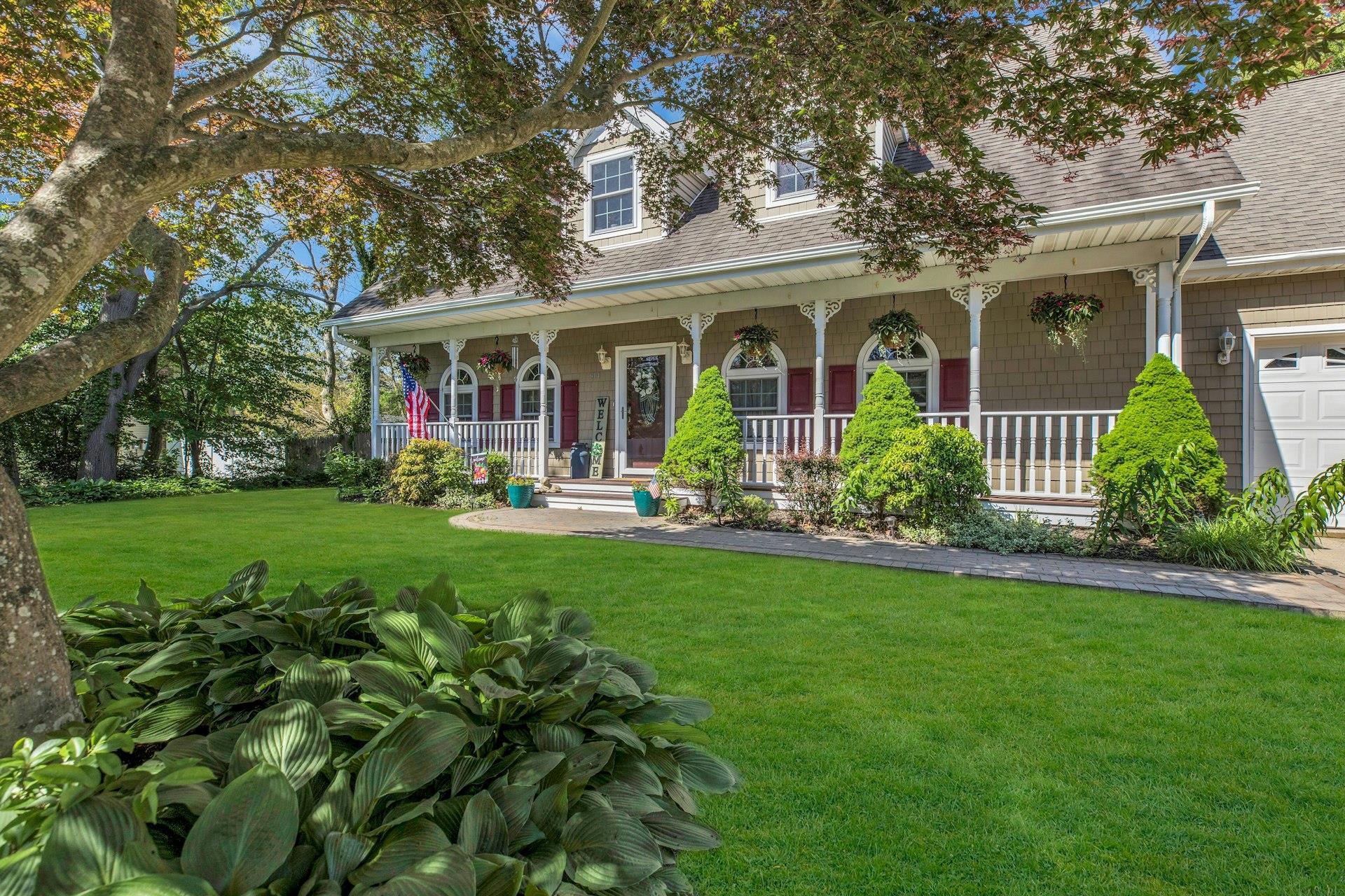 Single Family Spruce  Suffolk County, NY 11782, MLS-851125-4