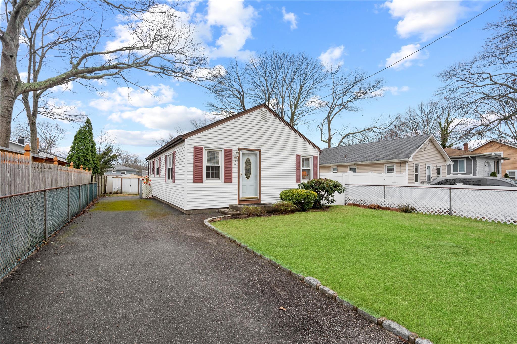 Single Family 11th  Suffolk County, NY 11779, MLS-851130-2