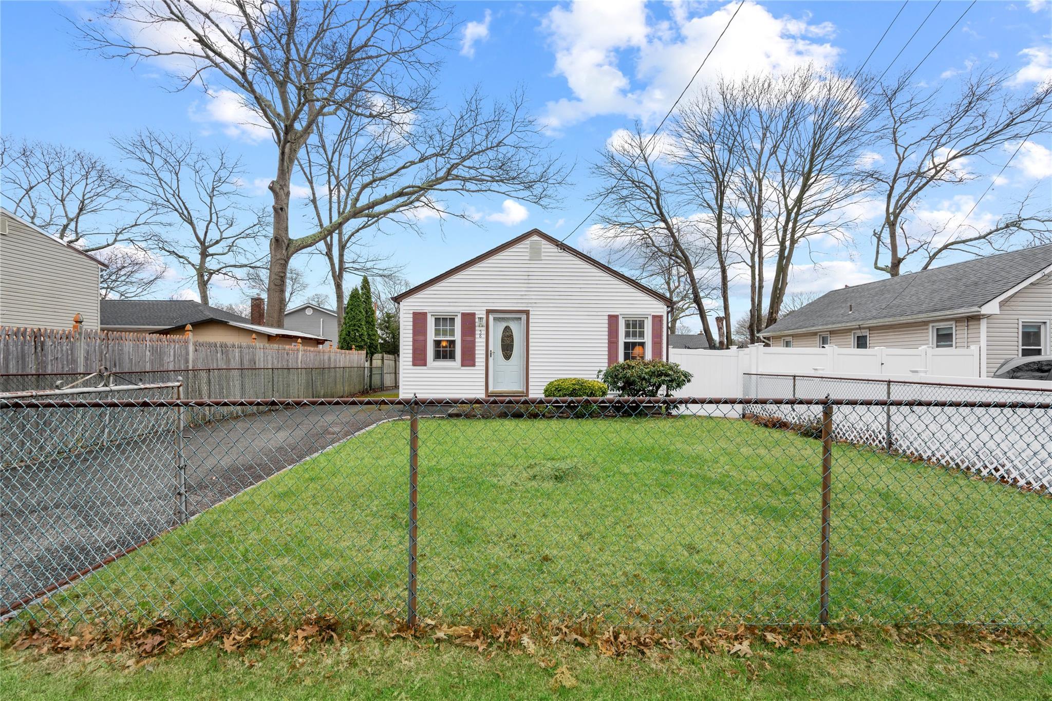 Single Family 11th  Suffolk County, NY 11779, MLS-851130-4