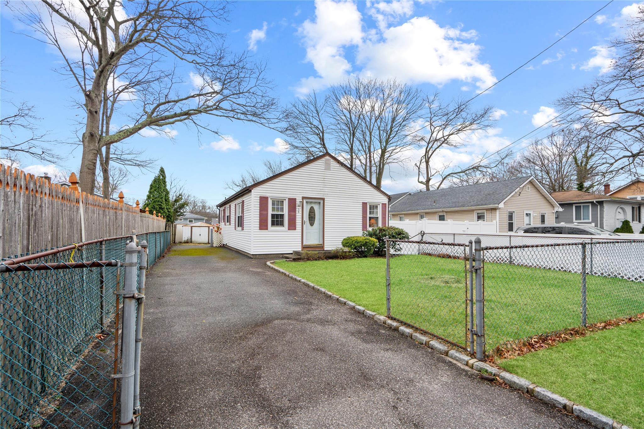 Single Family 11th  Suffolk County, NY 11779, MLS-851130-5
