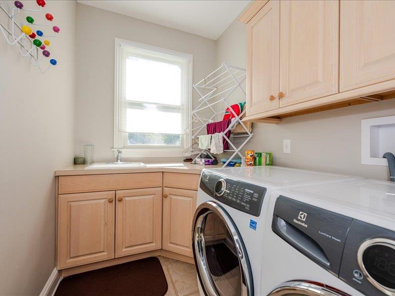Single Family Fieldstone  Nassau County, NY 11771, MLS-851134-28