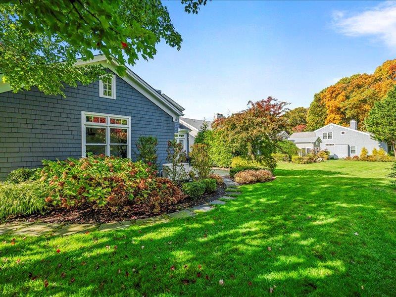 Single Family Fieldstone  Nassau County, NY 11771, MLS-851134-35