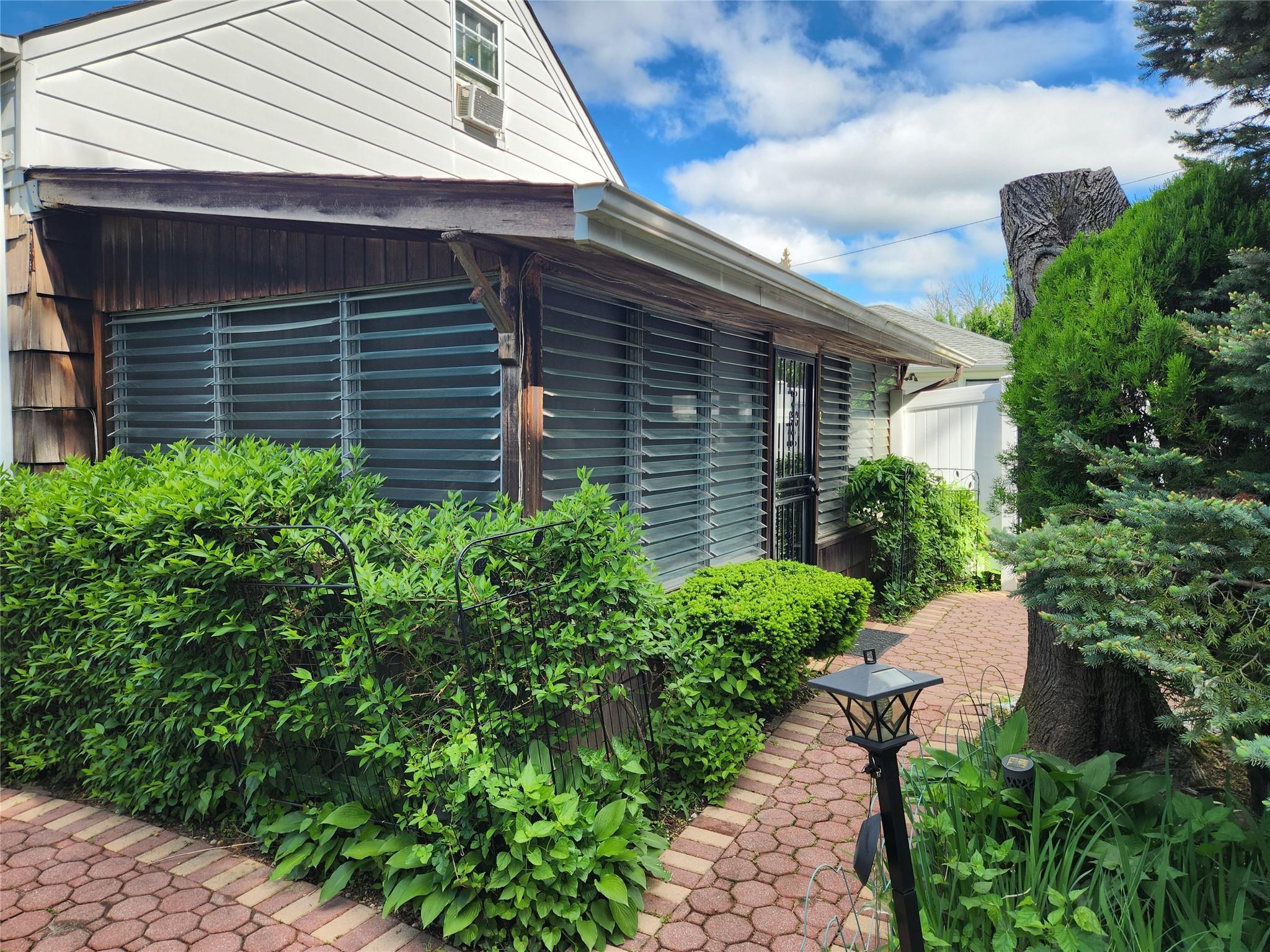 Single Family Rutland  Nassau County, NY 11550, MLS-851136-10