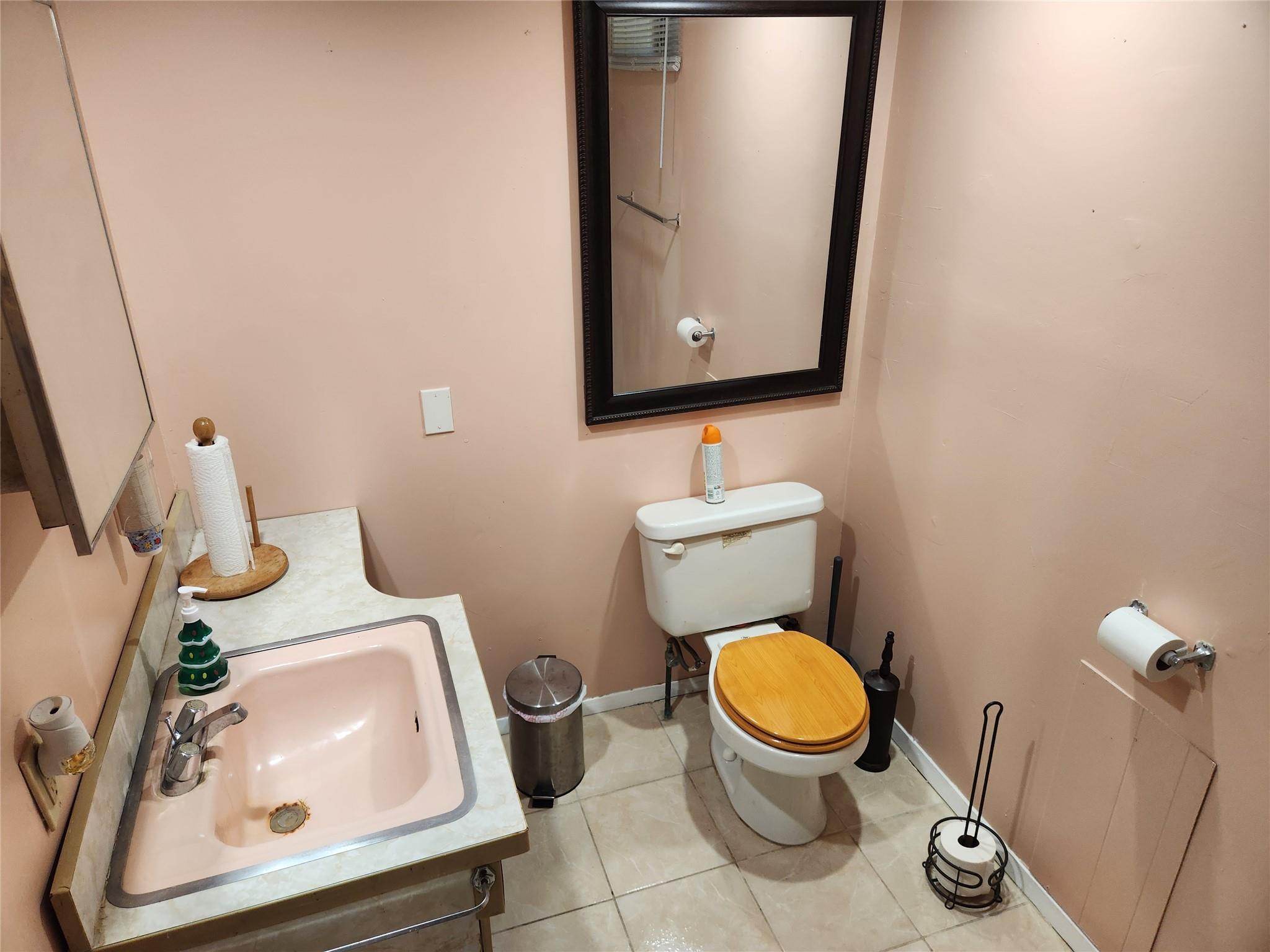 Single Family Rutland  Nassau County, NY 11550, MLS-851136-24