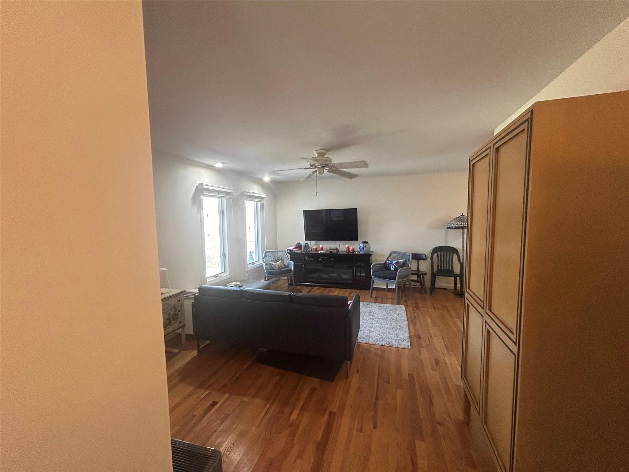 Single Family Oceanview  Suffolk County, NY 11951, MLS-851158-9