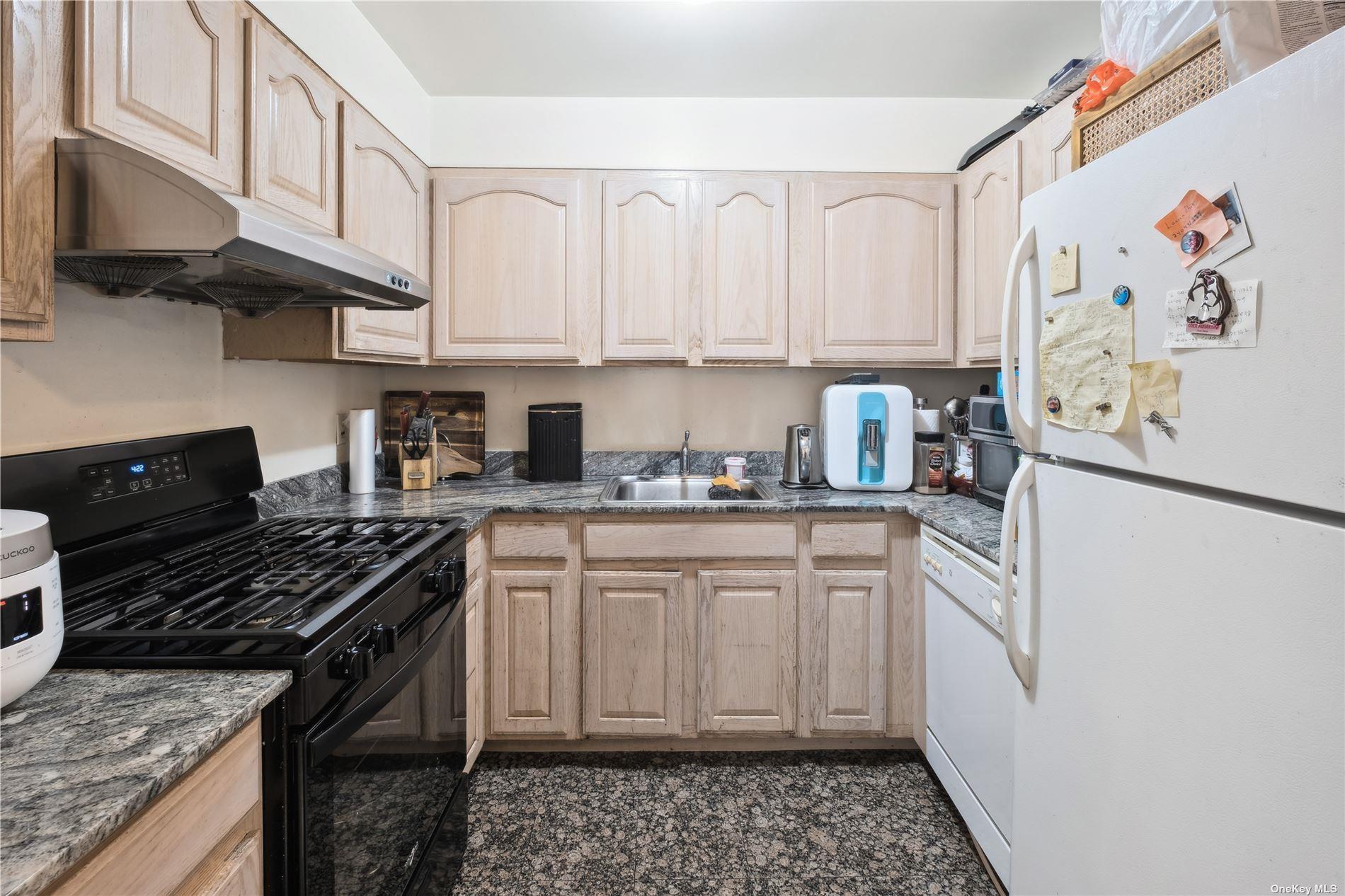 Single Family 41st  Queens, NY 11363, MLS-851161-8