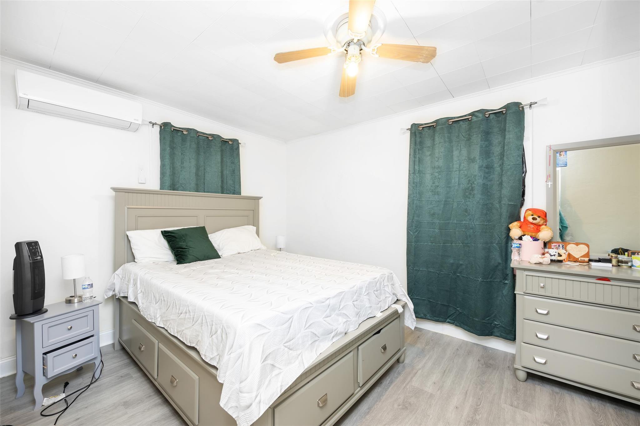 Single Family 64  Queens, NY 11367, MLS-851163-8