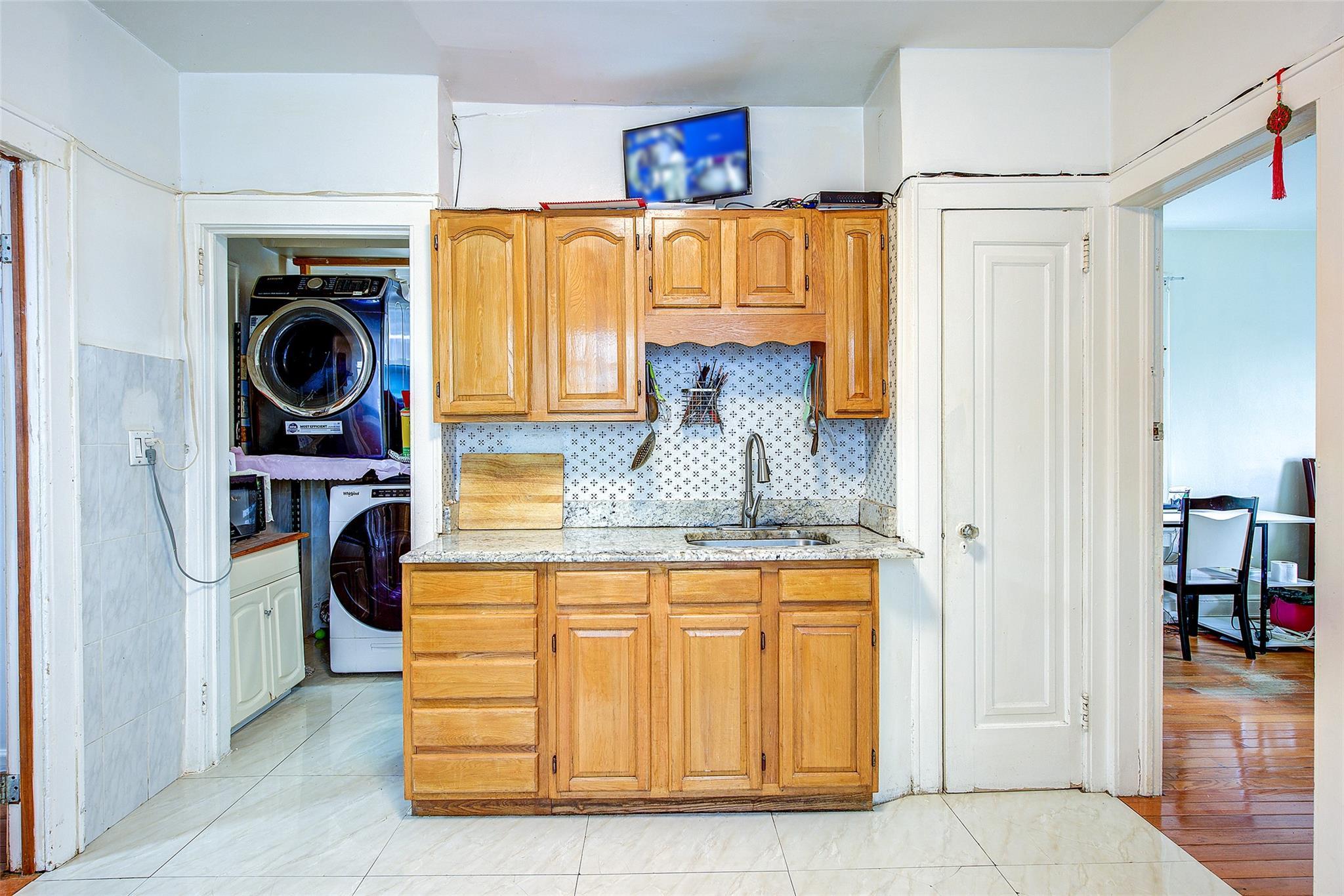 Single Family 6th  Queens, NY 11356, MLS-851186-15