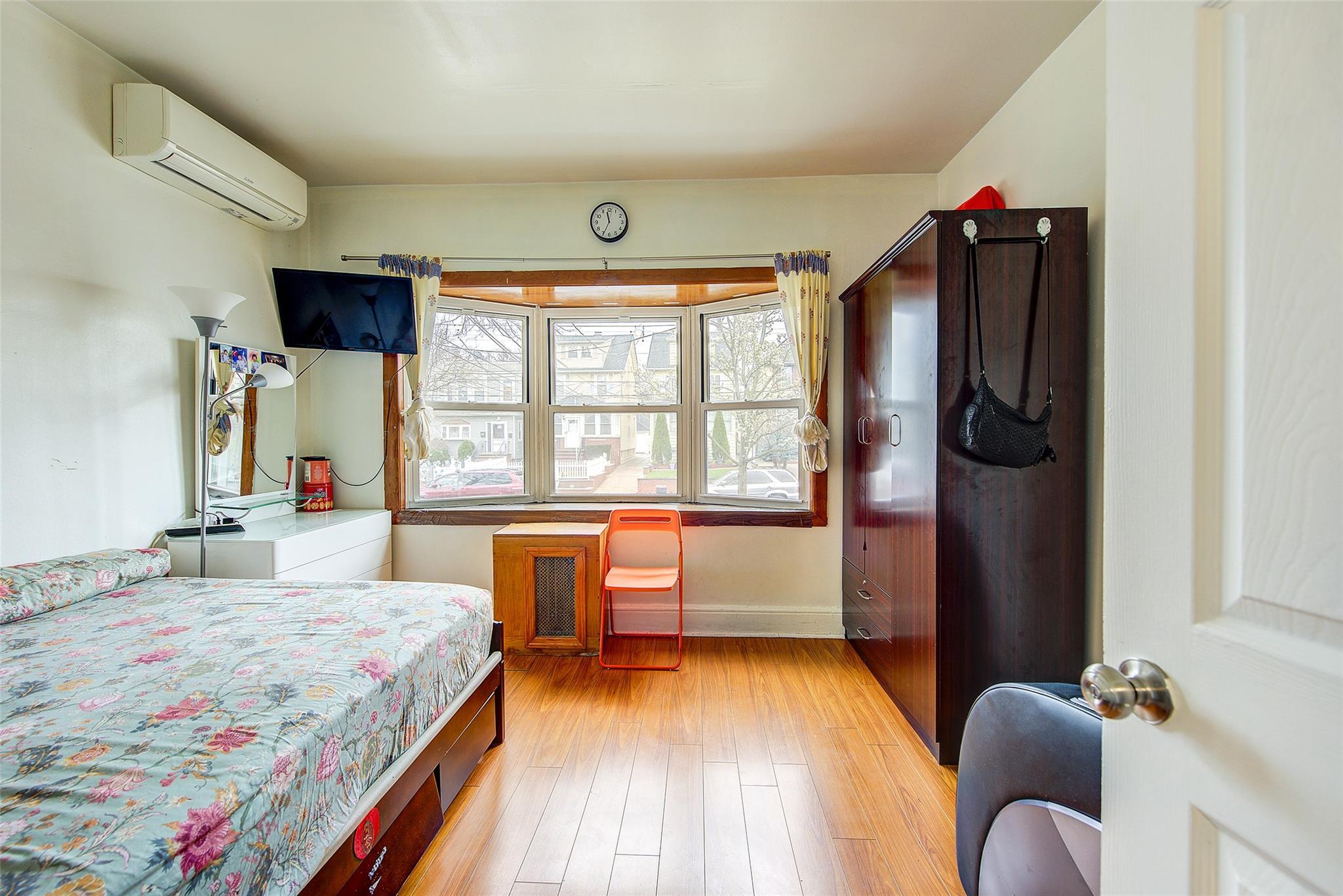 Single Family 6th  Queens, NY 11356, MLS-851186-32