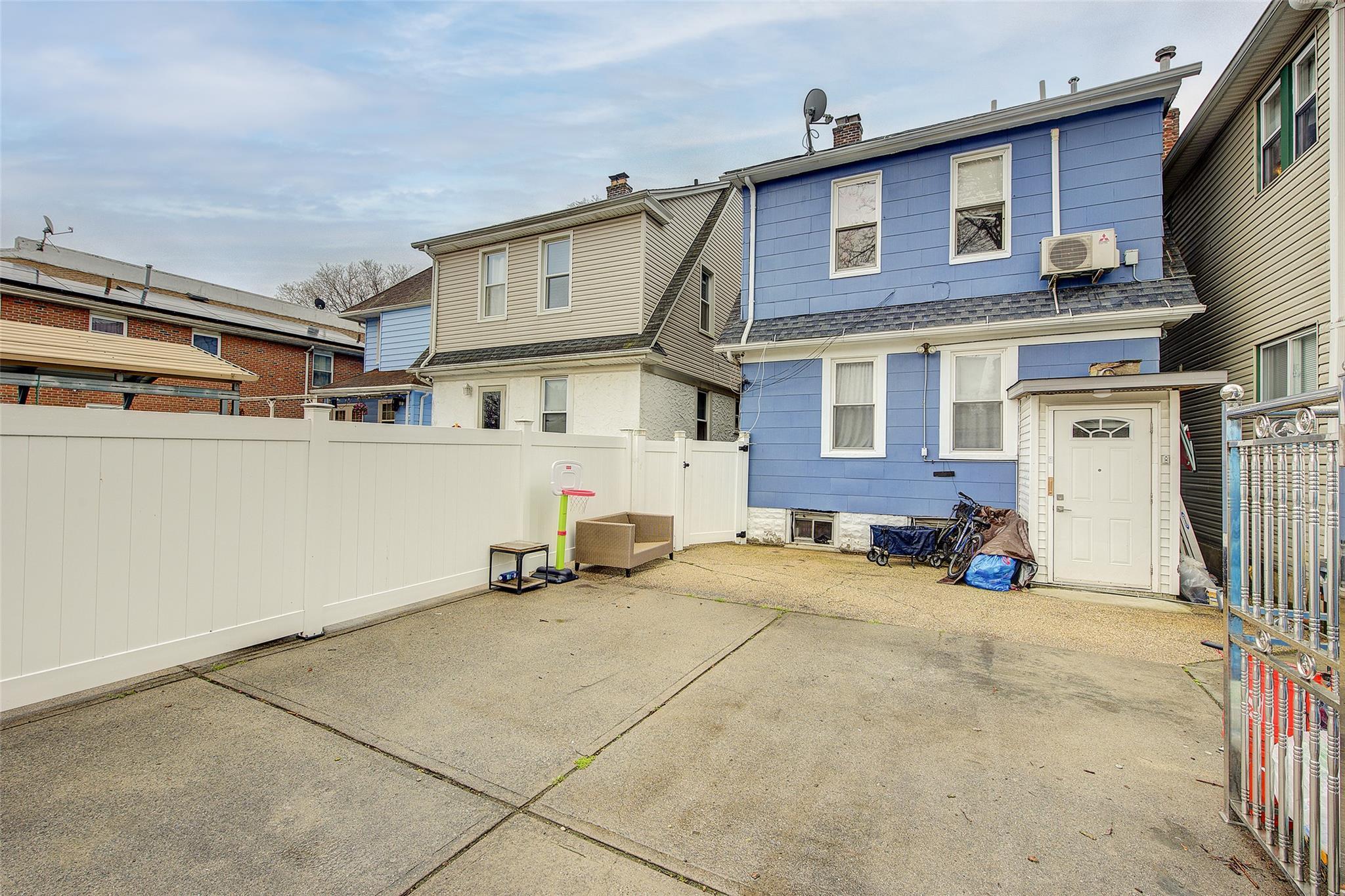 Single Family 6th  Queens, NY 11356, MLS-851186-37