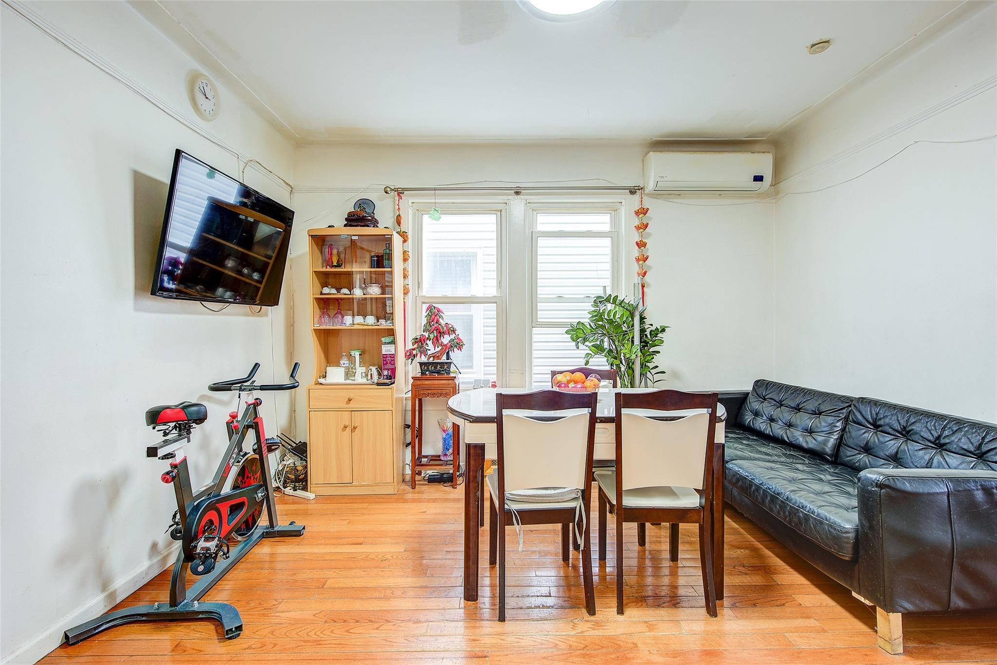 Single Family 6th  Queens, NY 11356, MLS-851186-6