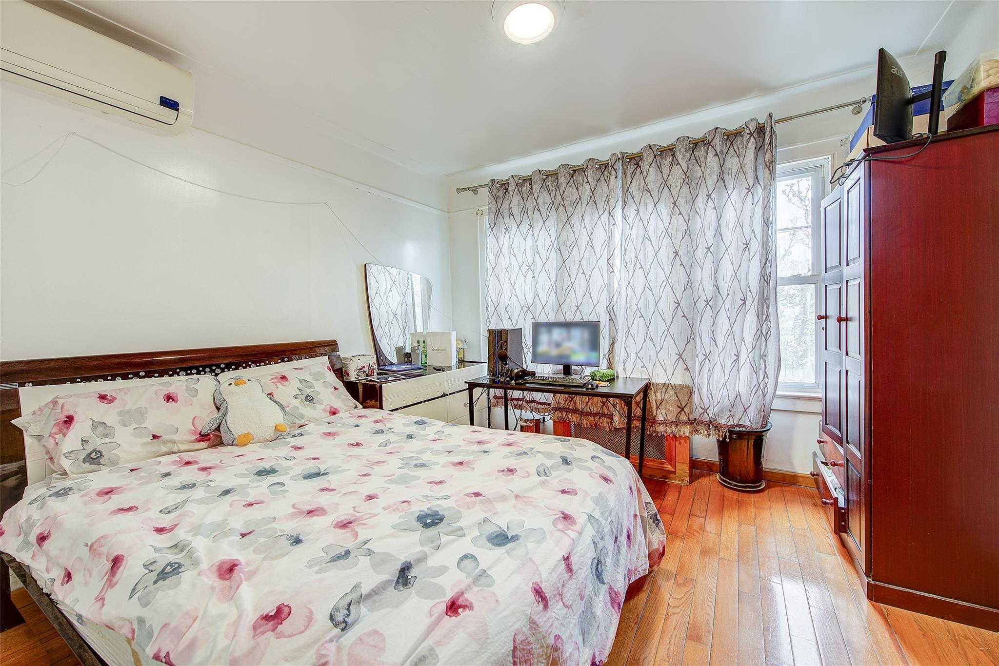 Single Family 6th  Queens, NY 11356, MLS-851186-9