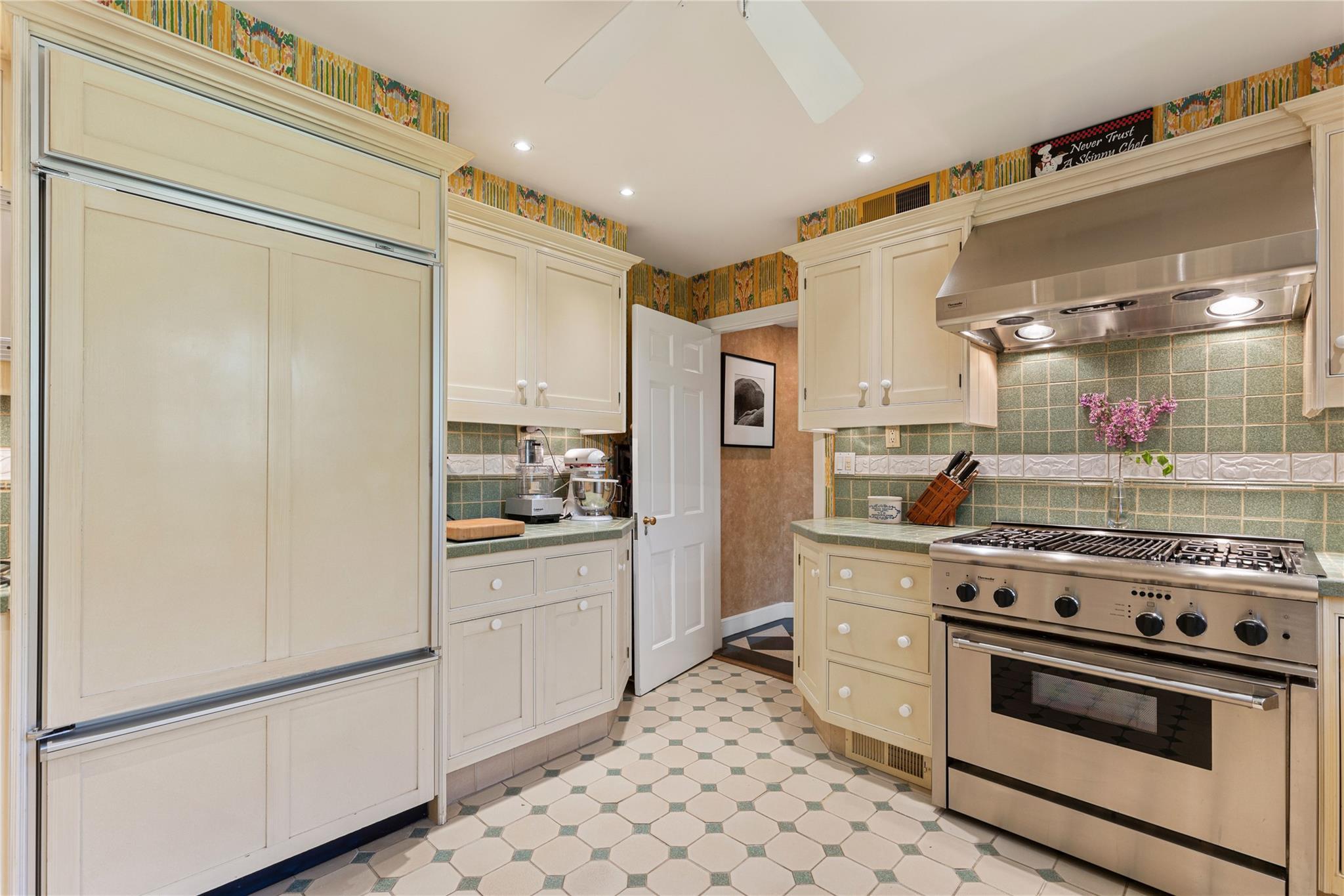 Single Family Seneca  Westchester County, NY 10528, MLS-851220-12